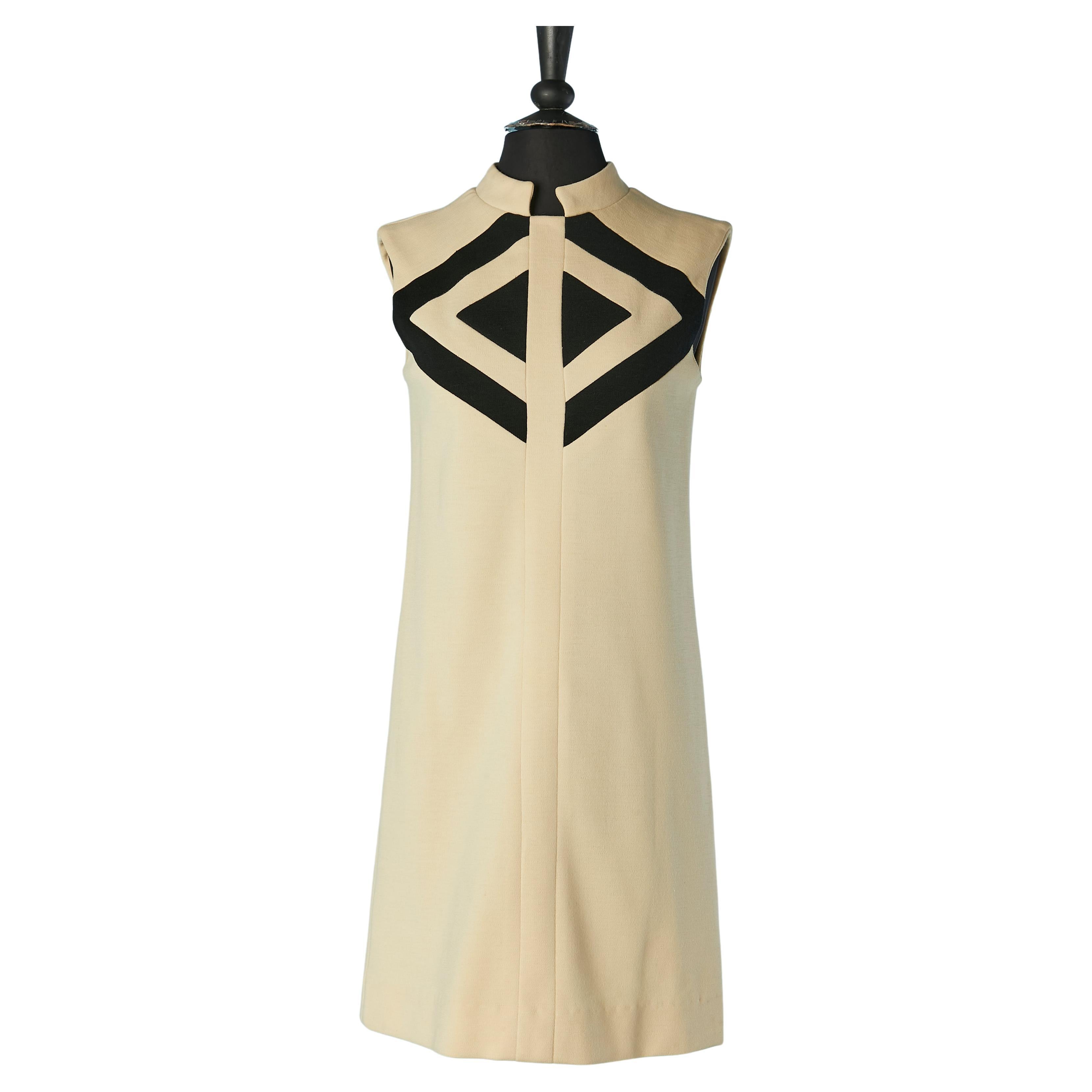 Vestido sin mangas de jersey de lana marfil y negro con estampado gráfico Circa 1960's en venta