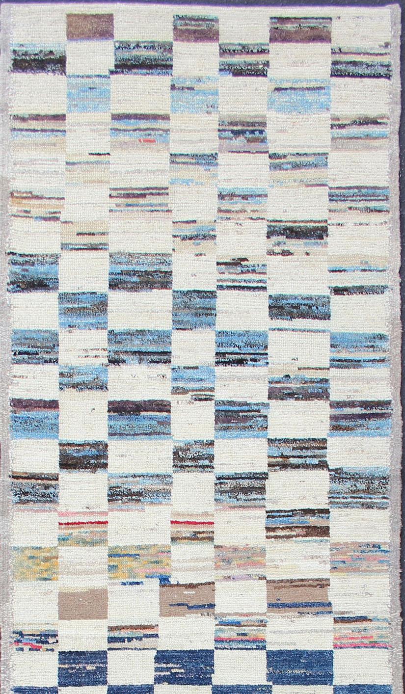 Modern piled rug with checkerboard design in cream, rug AFG-33325, country of origin / type: Afghanistan / Piled, condition: new

This brand new rug features a modern checkerboard design and a combination multi colors composition. The color
