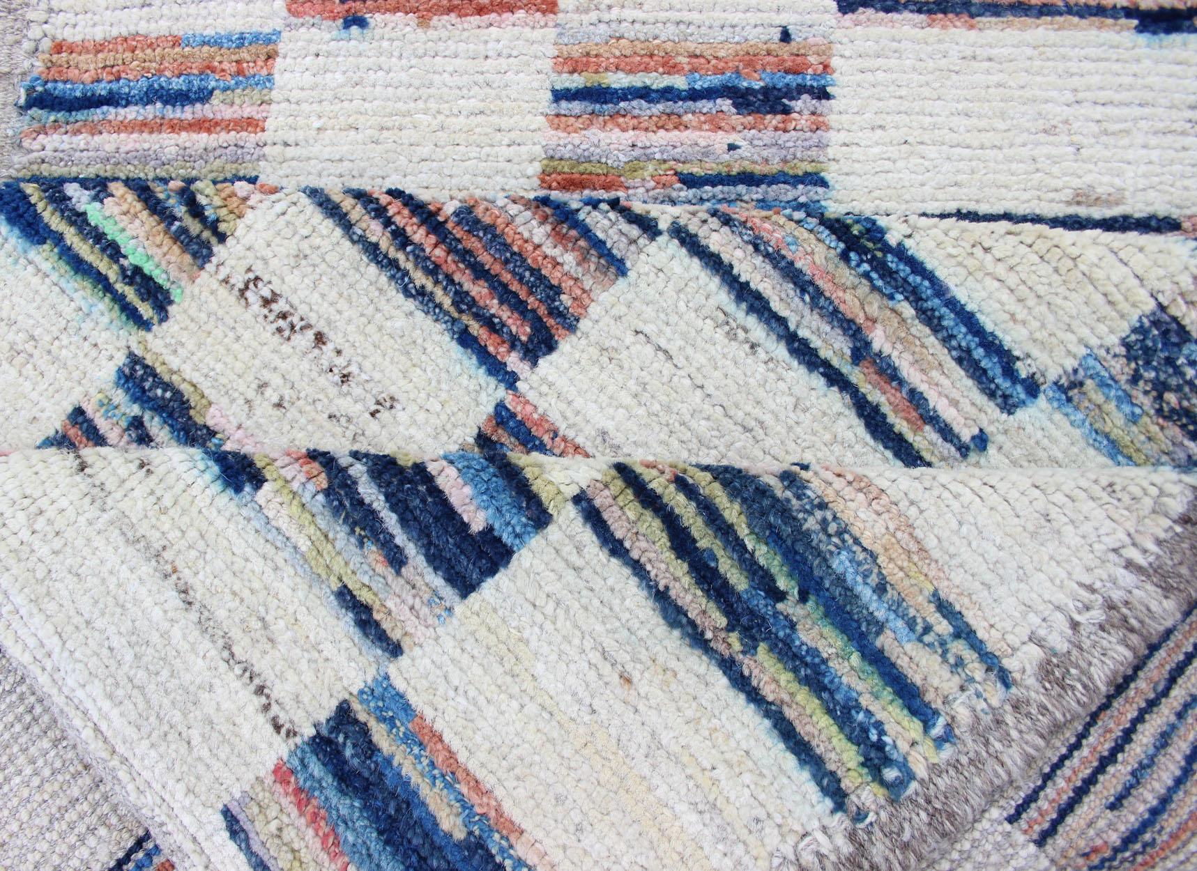 Ivory and Blue Checkered Runner in Casual Modern Design In New Condition In Atlanta, GA