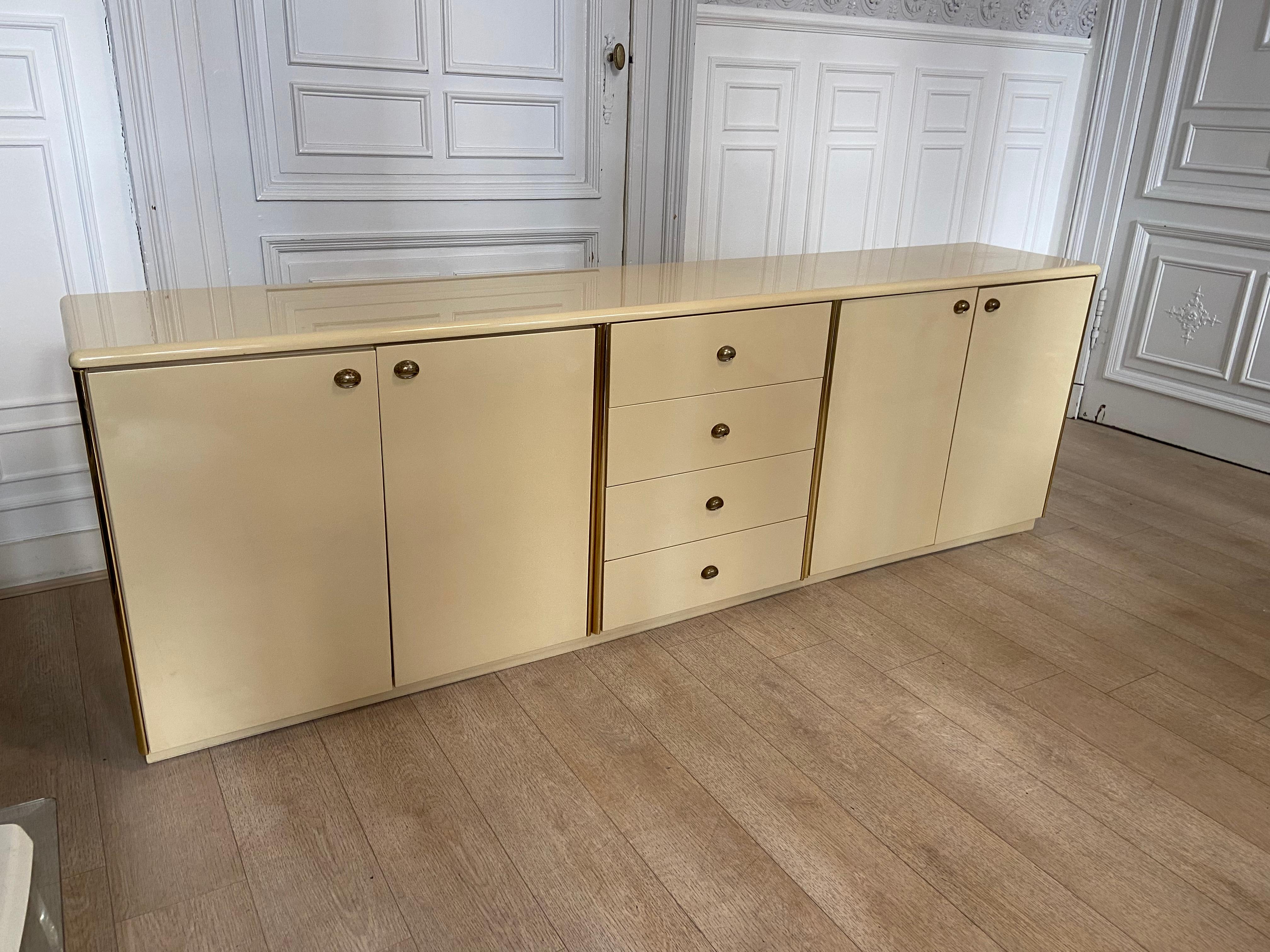 Ivory and Brass Lacquered Sideboard, 1970s In Good Condition In Brussels , BE
