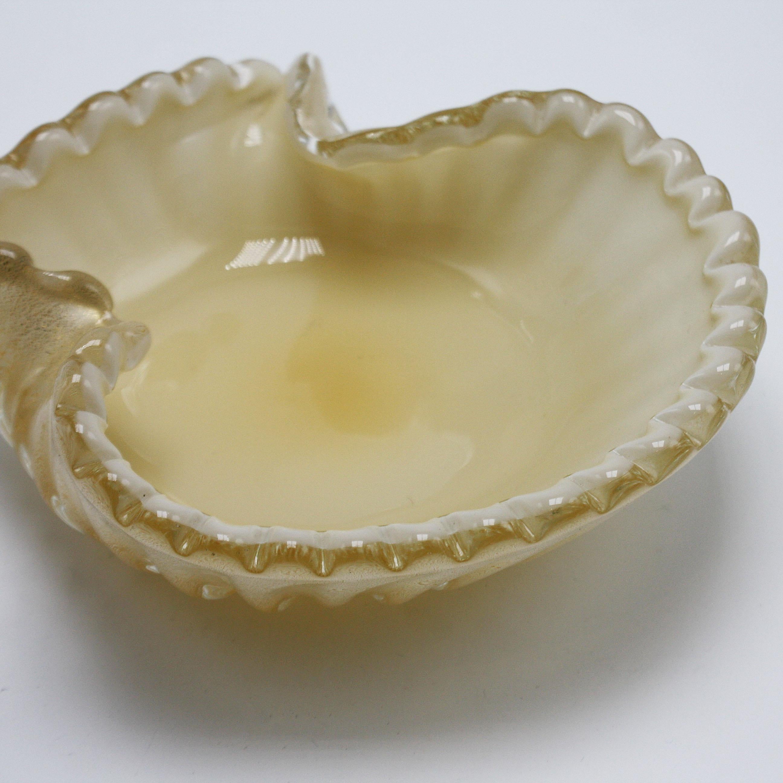 French Ivory and Gold Murano Glass Bowl, circa 1960