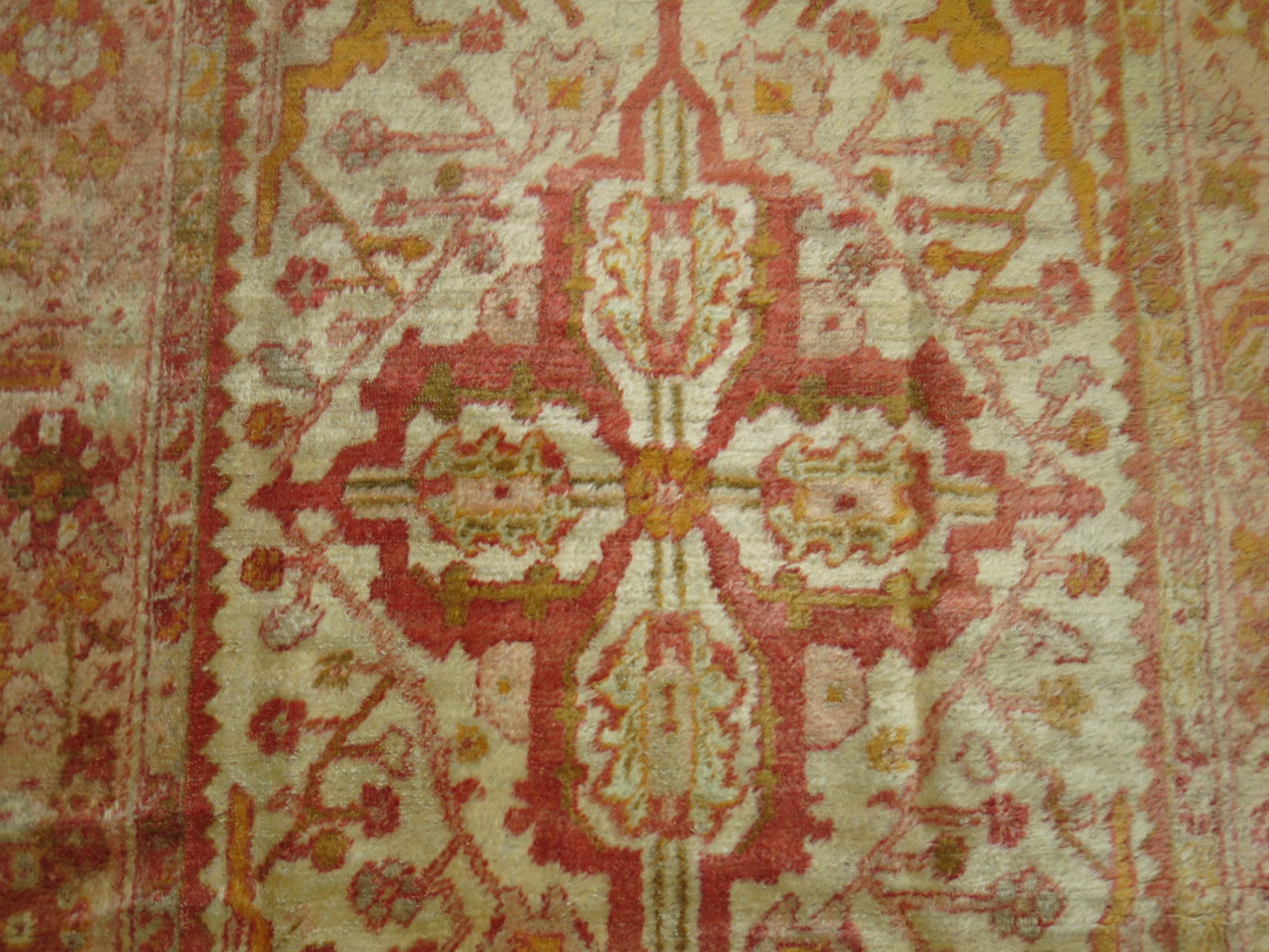 Ivory Antique Angora Oushak Rug In Good Condition For Sale In New York, NY