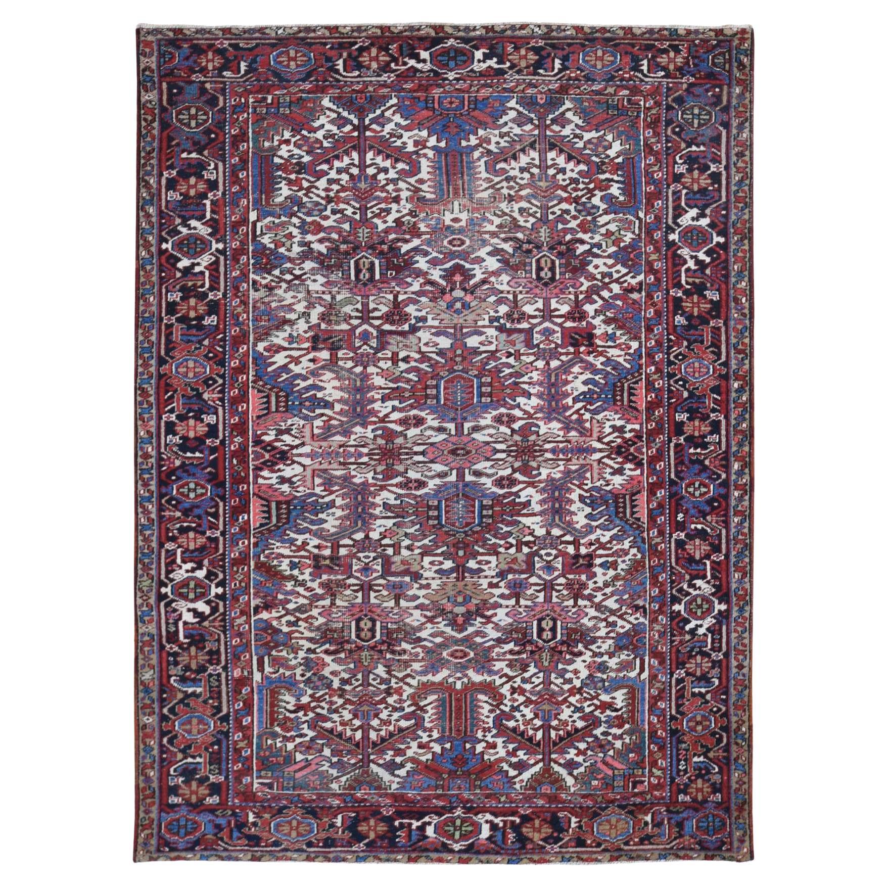 Handgeknüpfter Teppich aus reiner Wolle in Elfenbein, antiker persischer Heriz, geometrisches Design