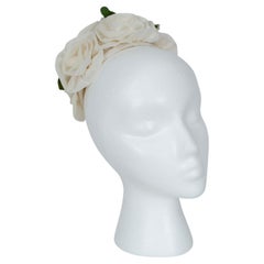 Elfenbeinfarbener beweglicher Rosenblumen-Hochzeits-Cocktail- Totenkopfschnabel mit Kugeln, 1950er Jahre