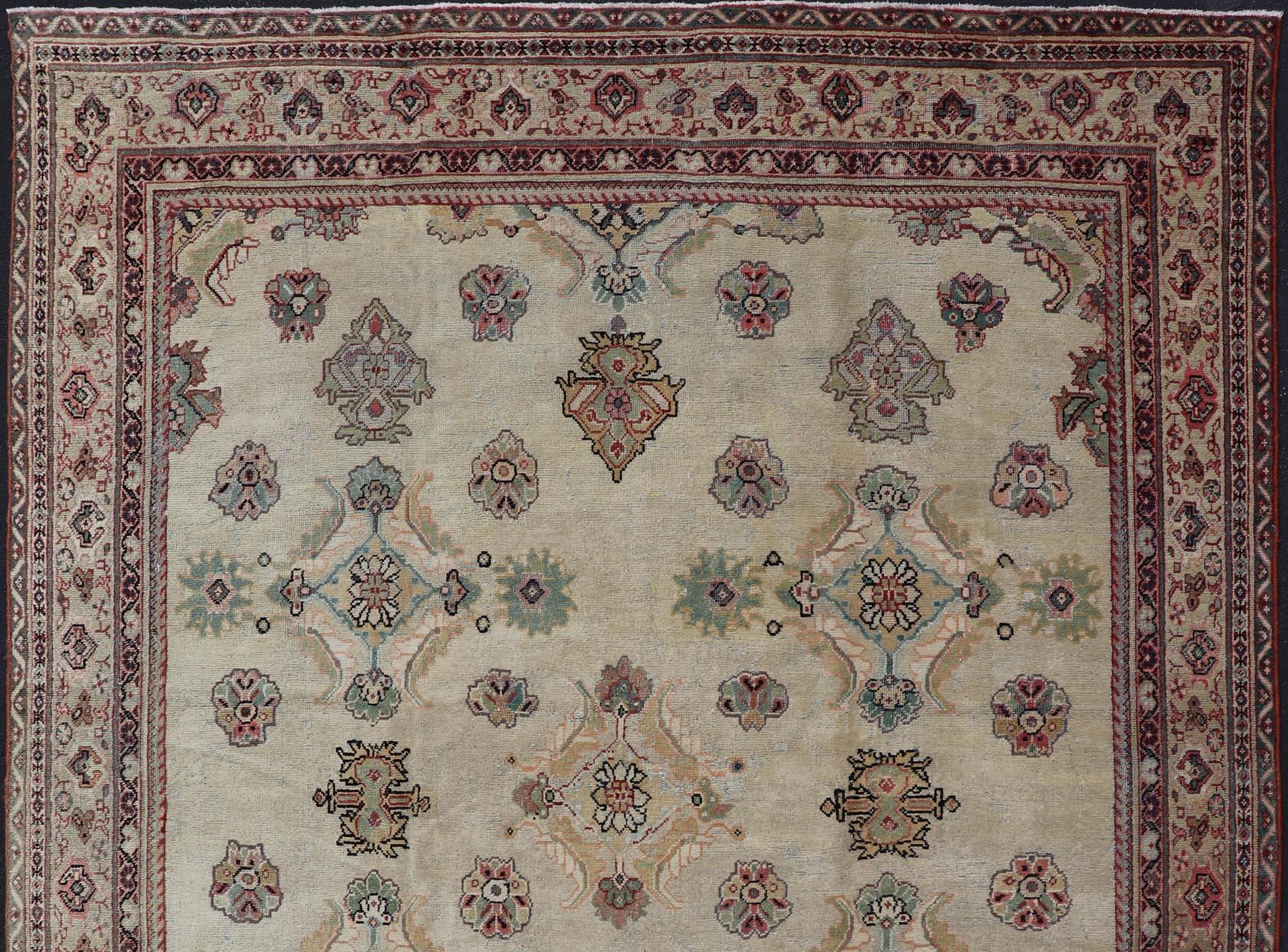 Ivory Background Antique Persian Sultanabad-Mahal Rug with Sub-Geometric Design For Sale 6