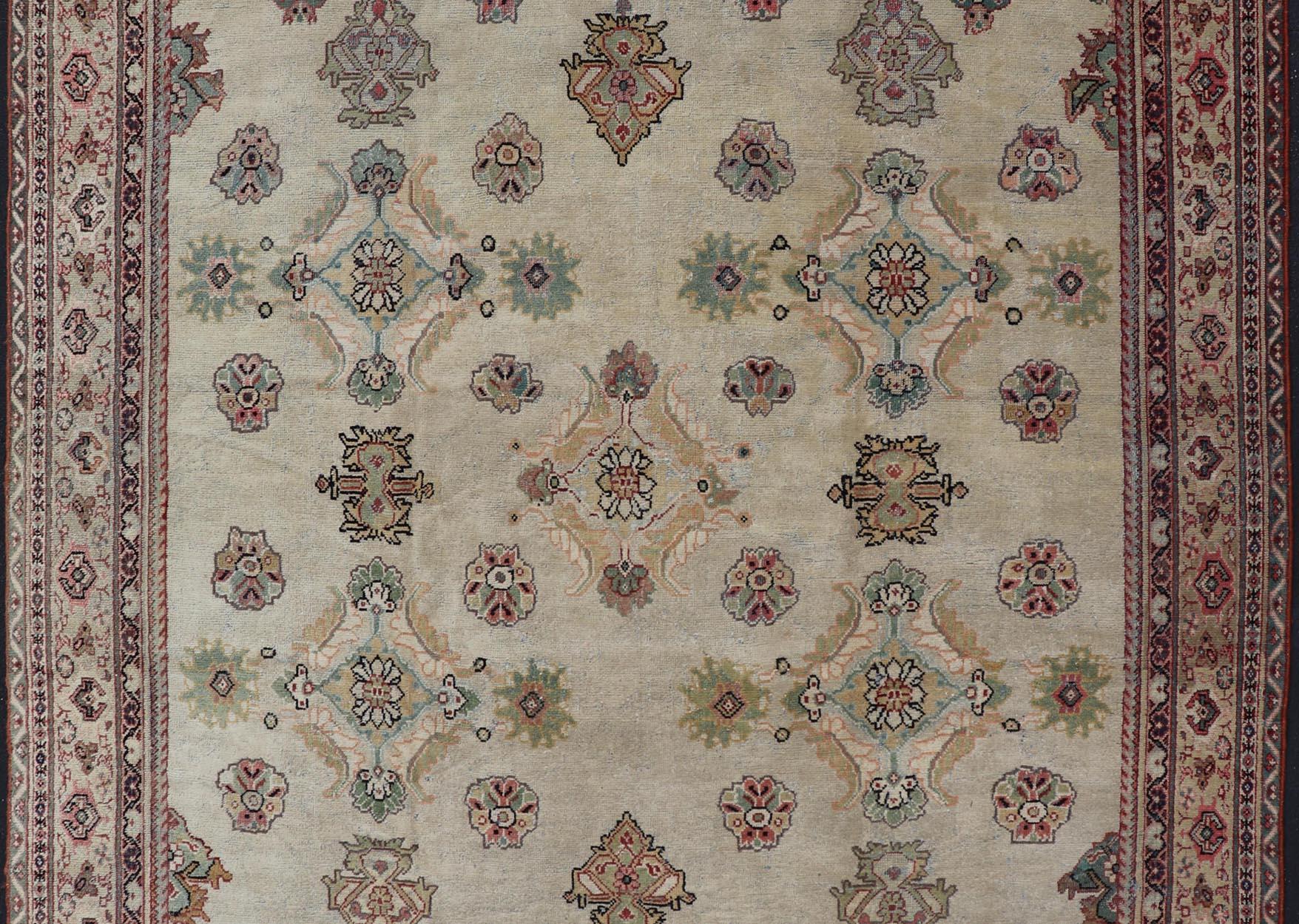 Ivory Background Antique Persian Sultanabad-Mahal Rug with Sub-Geometric Design For Sale 7