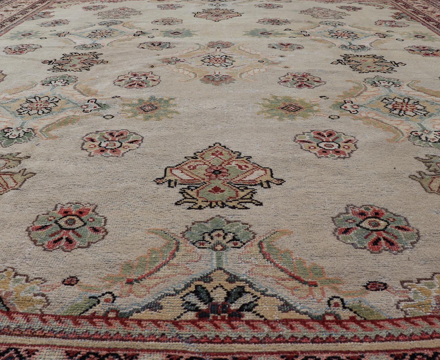 Ivory Background Antique Persian Sultanabad-Mahal Rug with Sub-Geometric Design For Sale 12