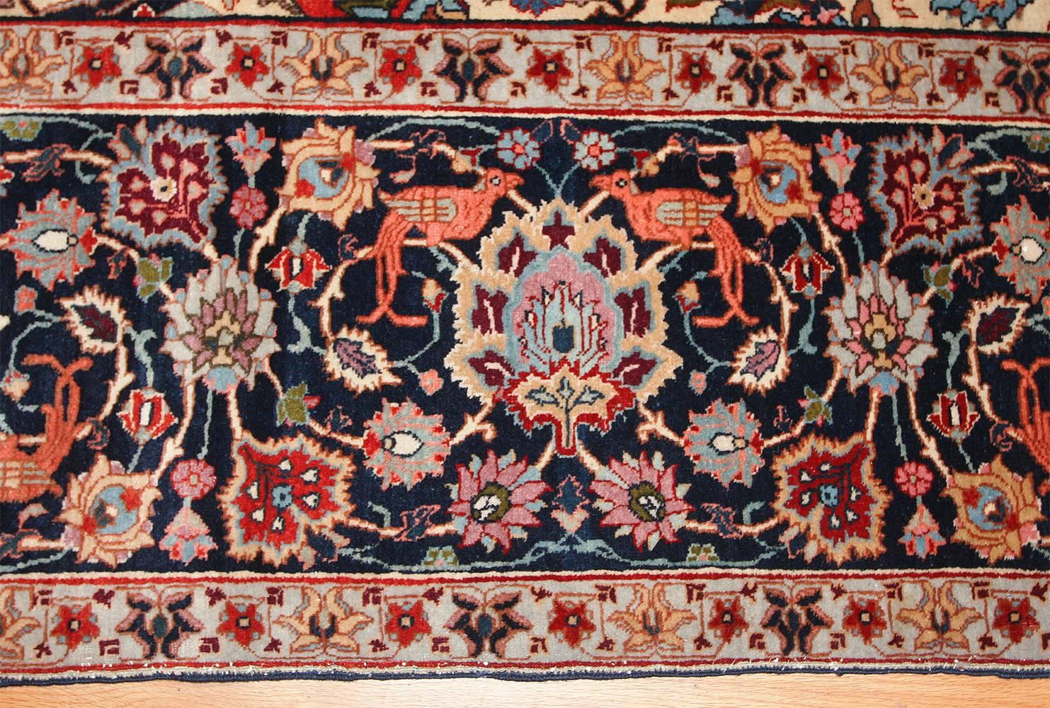Antique Persian Tabriz Rug. Size: 9 ft 4 in x 12 ft 6 in In Excellent Condition For Sale In New York, NY