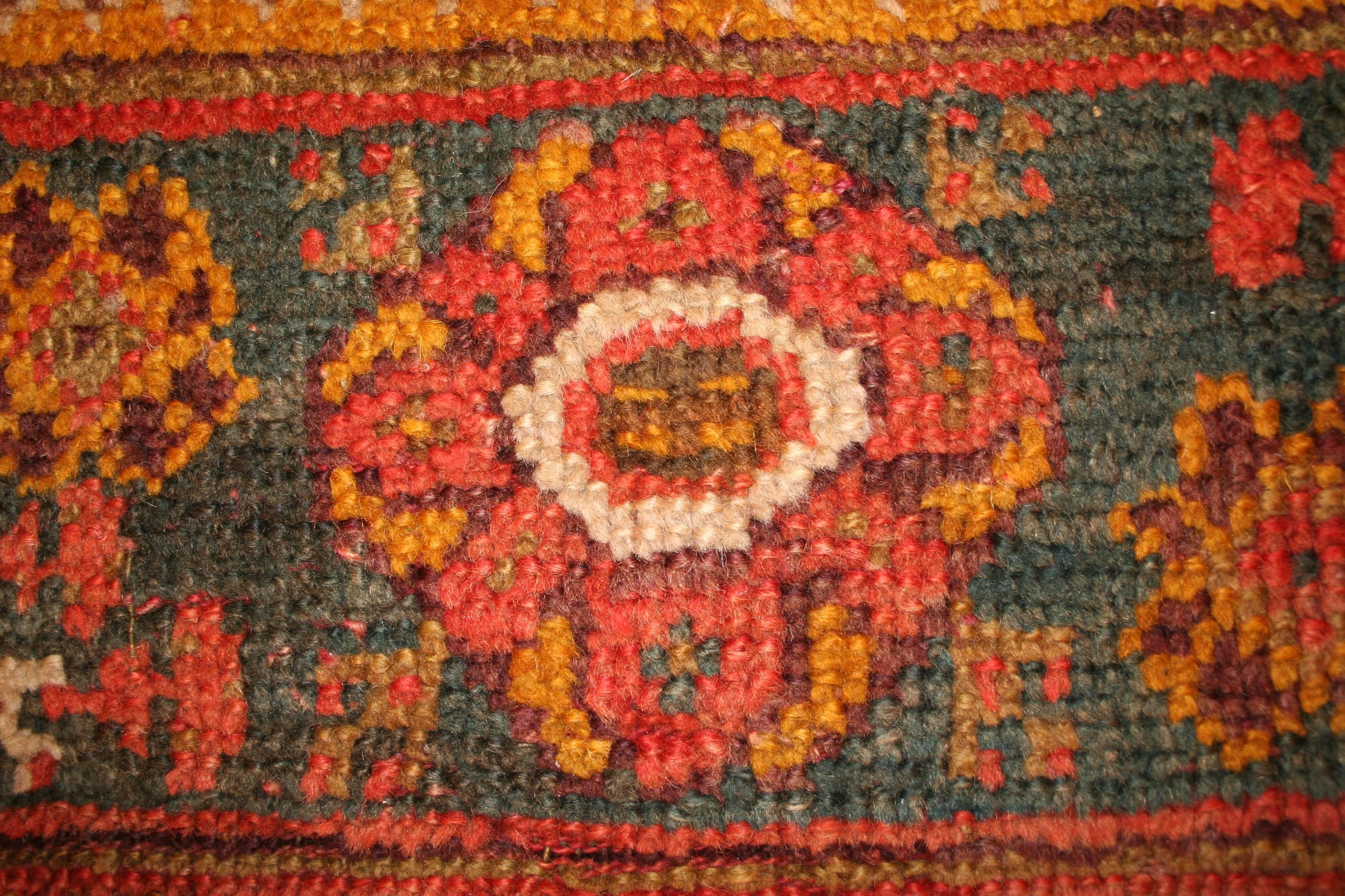 Ivory Background Oushak Carpet, circa 1920s 4