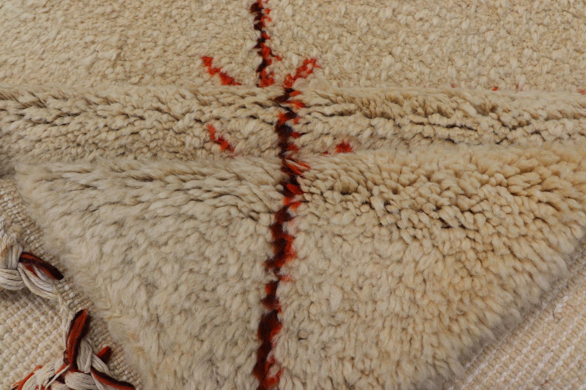 Grand tapis marocain vintage à fond ivoire avec motif de diamants orange/marron en vente 6