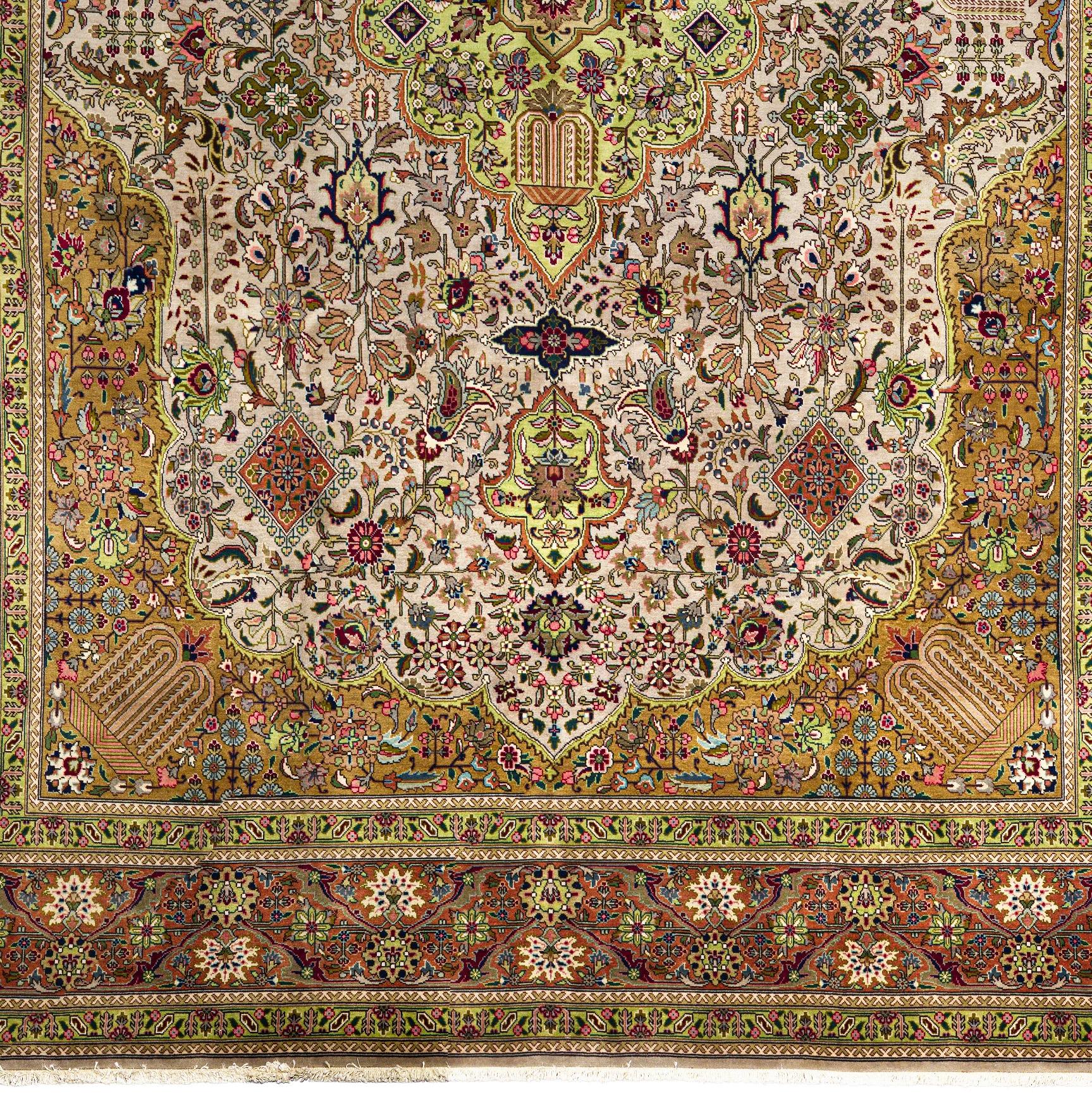 Metà XX secolo Ivory Beige Tabriz Wool Hand Knotted Rug 8 ft 2 in x 11 ft 4 in in vendita