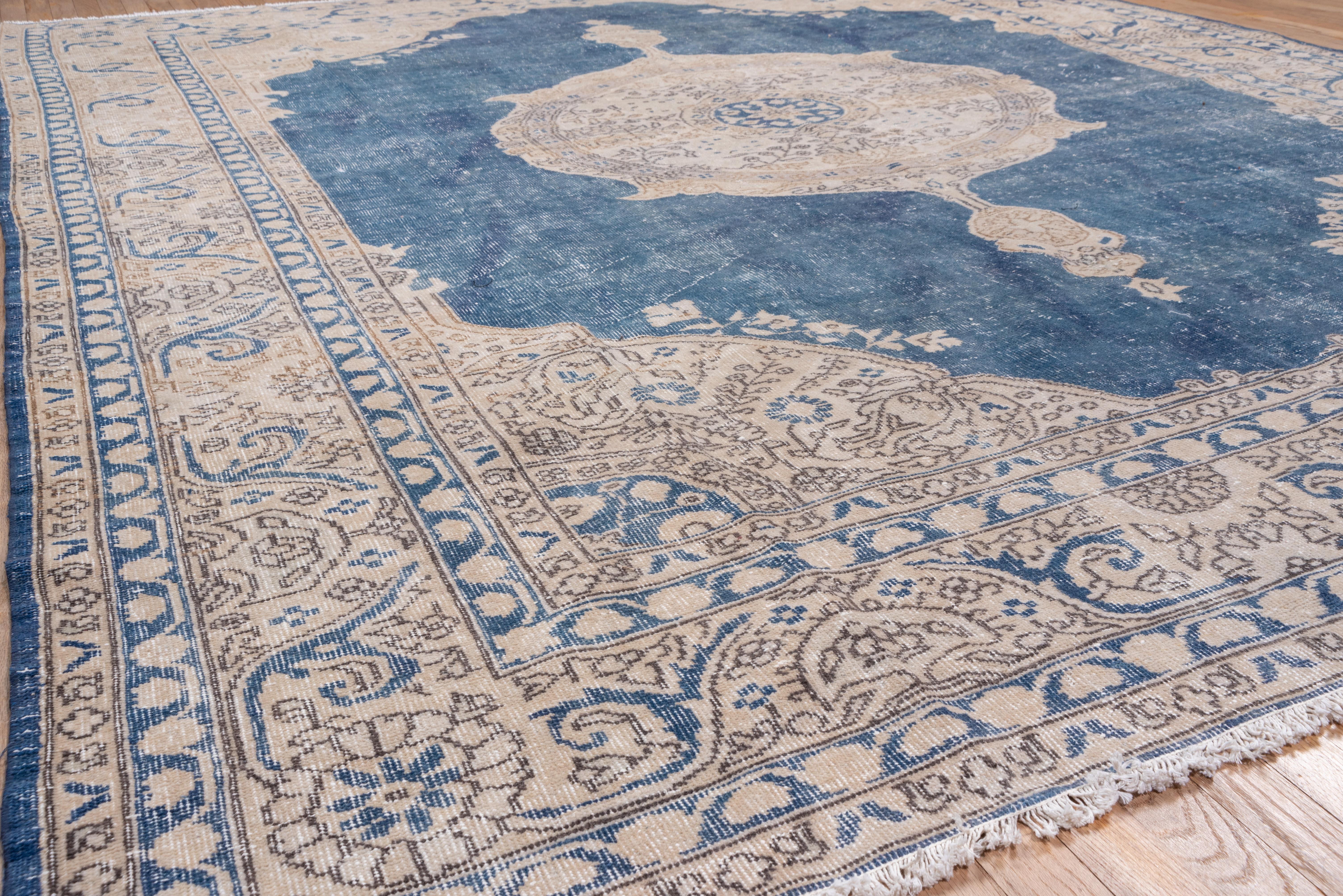 Ivory and Blue Shabby Chic Turkish Oushak Rug, Circular Medallion, circa 1940s In Good Condition For Sale In New York, NY