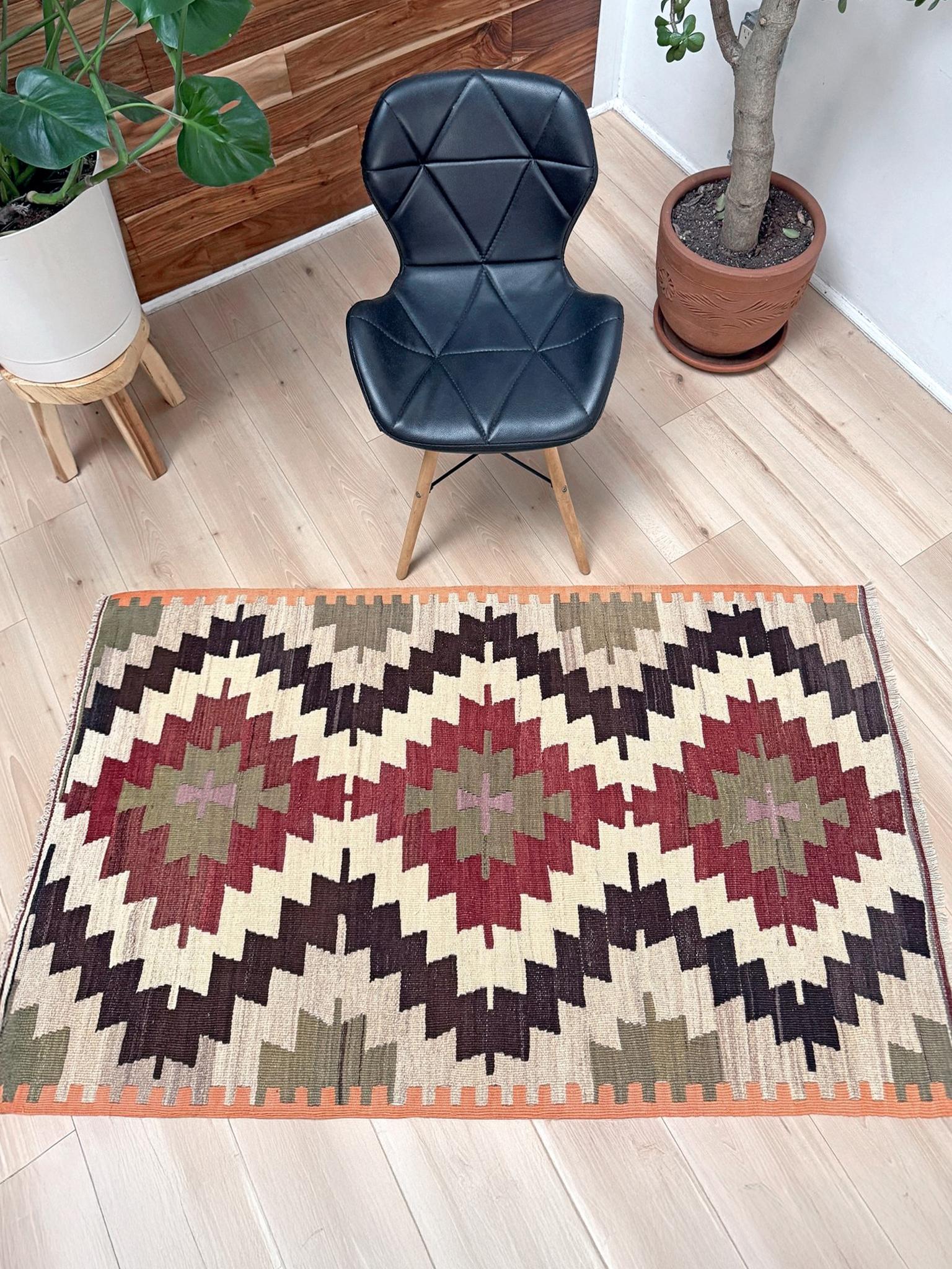 Tessuto a mano Kilim mut avorio e rosso mattone - Tappeto tribale turco a trama piatta in stile Navajo (3'x5') in vendita