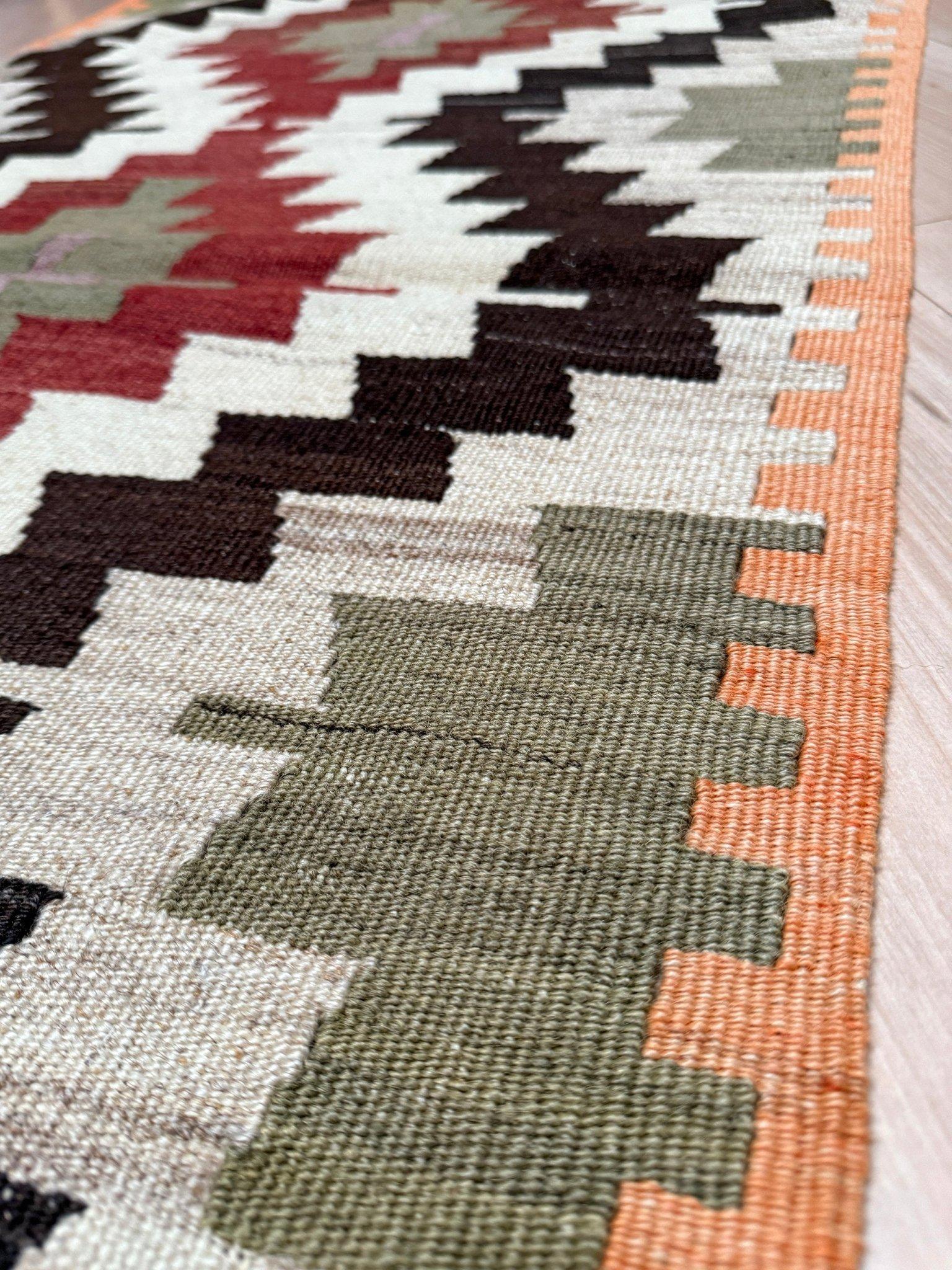 Lana Kilim mut avorio e rosso mattone - Tappeto tribale turco a trama piatta in stile Navajo (3'x5') in vendita