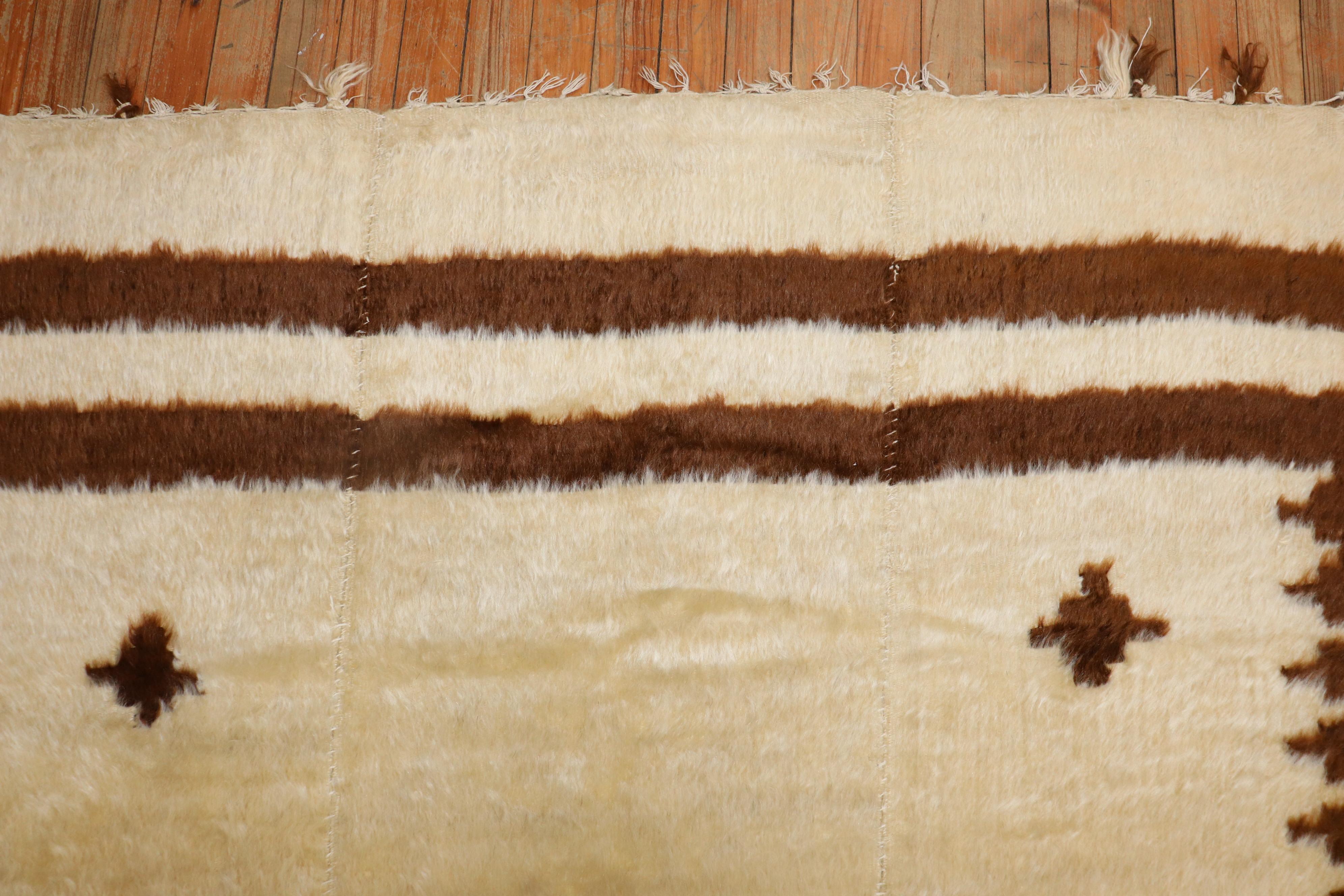 Ivory Brown Mohair Rug In Good Condition For Sale In New York, NY