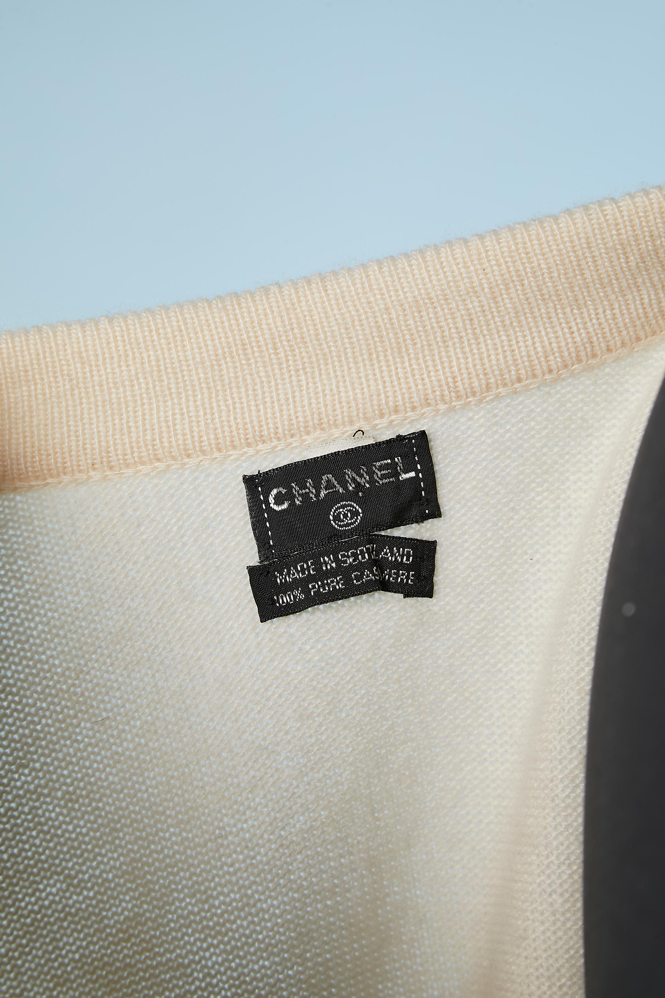 Ivory cape-cardigan in cashmere with branded gold metal buttons Chanel  2