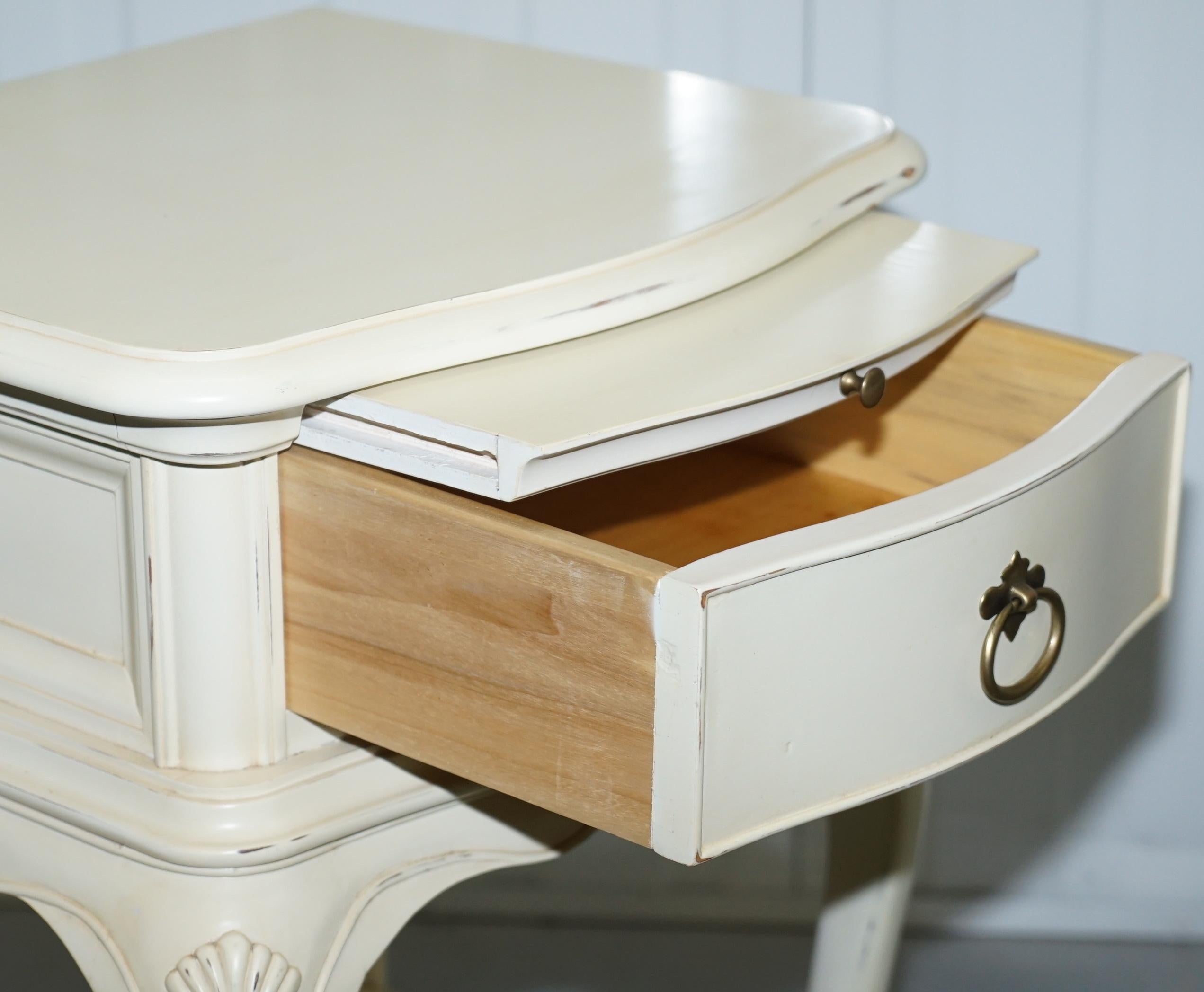 Contemporary Ivory Collection Willis & Gambier Bedside Table Butlers Shelf Part of a Suite