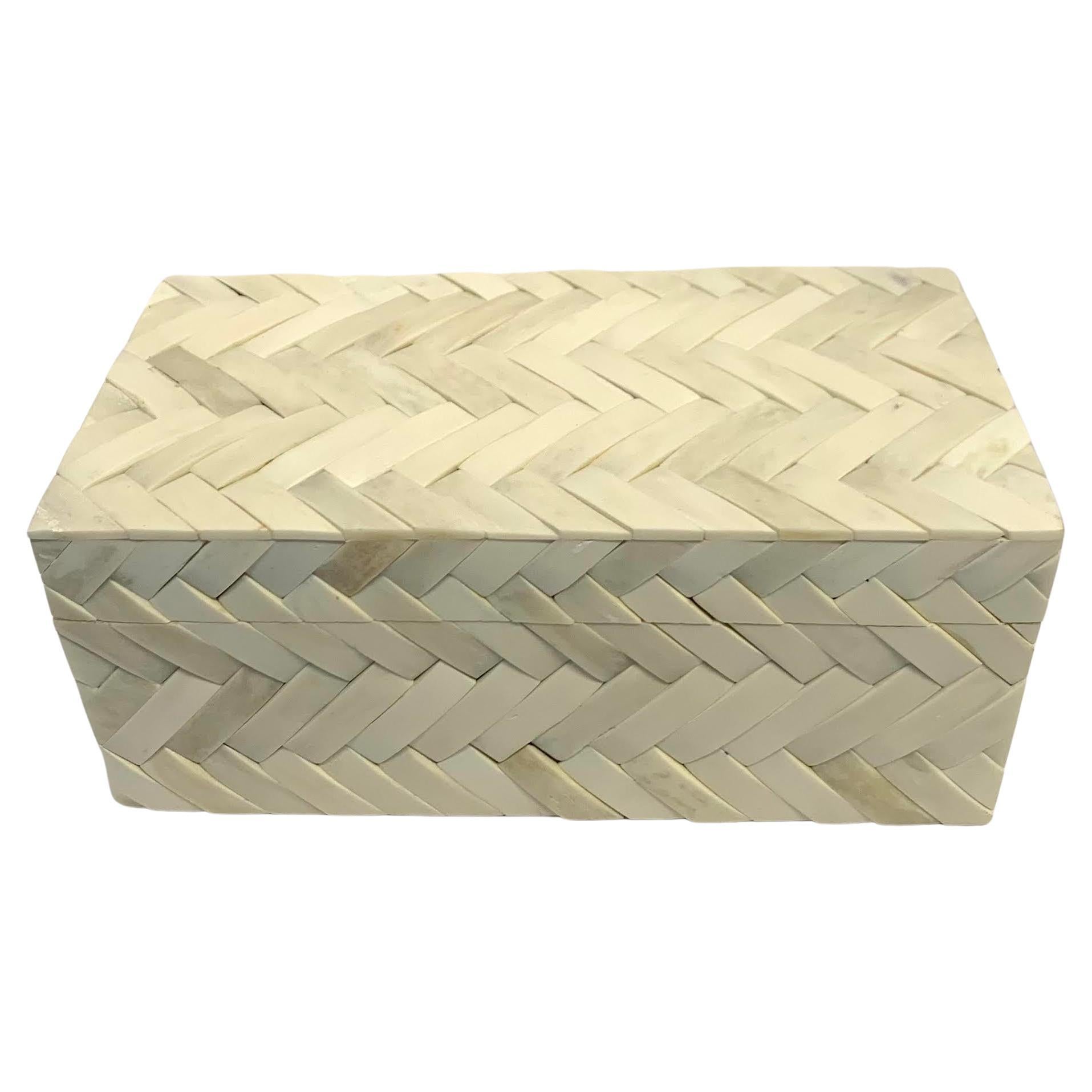 Caja de Hueso Trenzado Color Marfil, India, Contemporánea