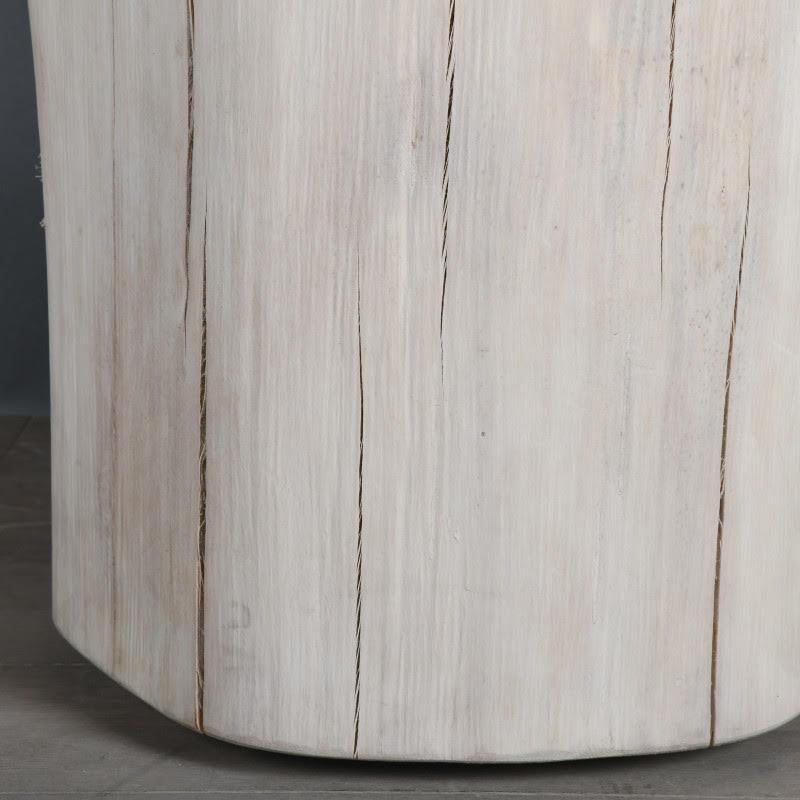 Européen Finition de canapé de couleur ivoire, table d'appoint avec roulettes, 20e siècle. en vente