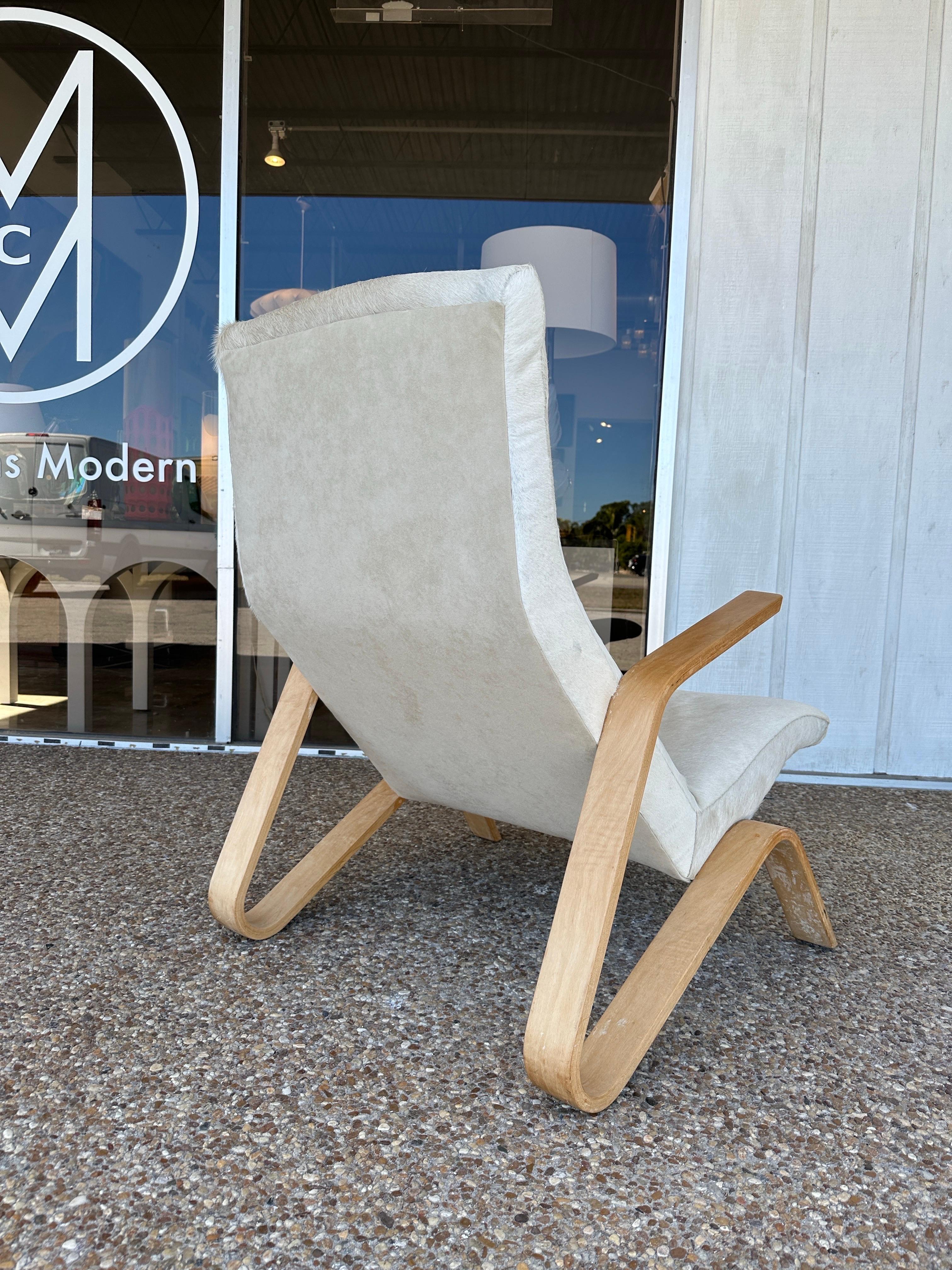 Ivory Cowhide Grasshopper Chair by Eero Saarinen, early 1940s Knoll Production 5