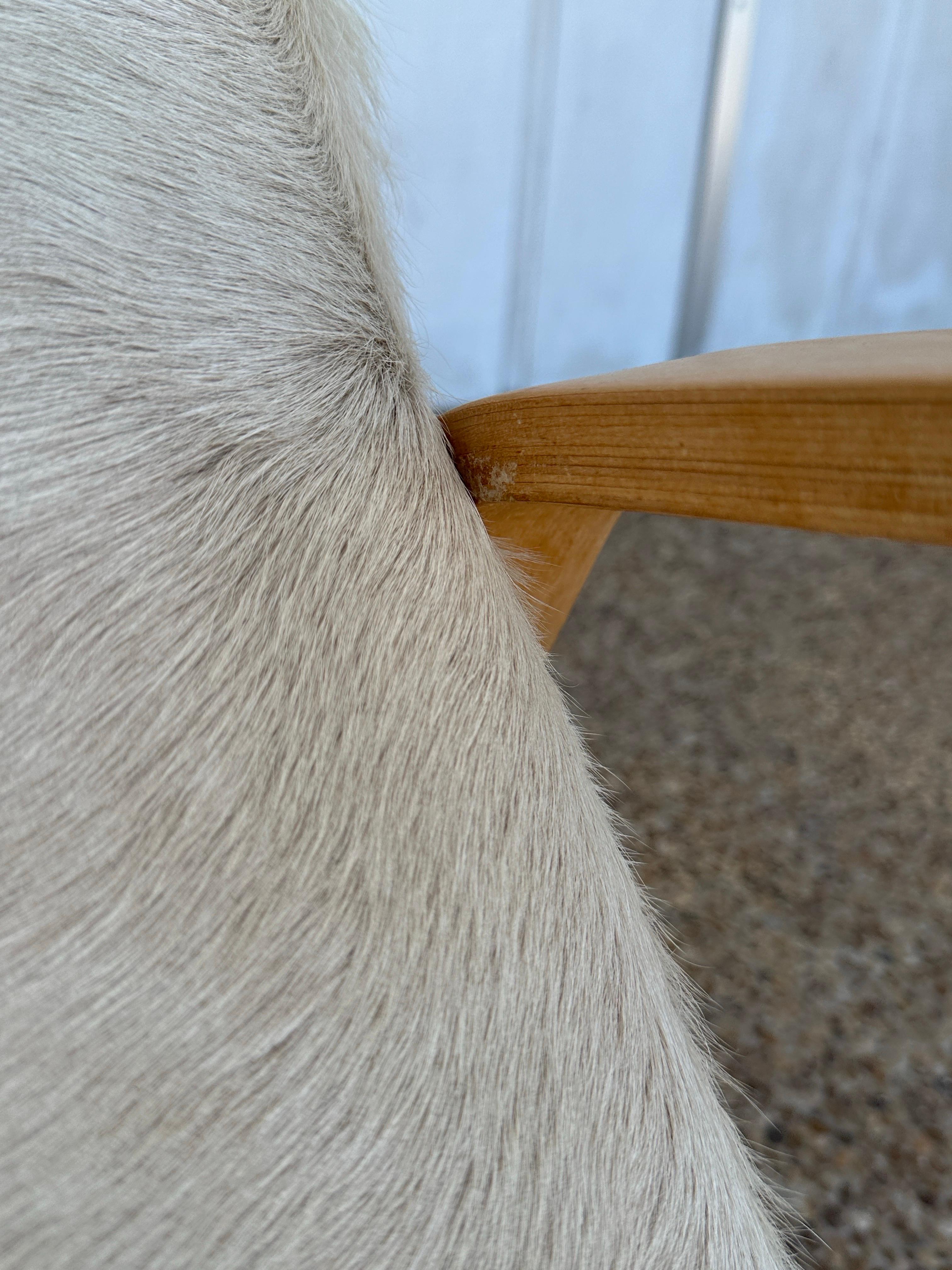 American Ivory Cowhide Grasshopper Chair by Eero Saarinen, early 1940s Knoll Production