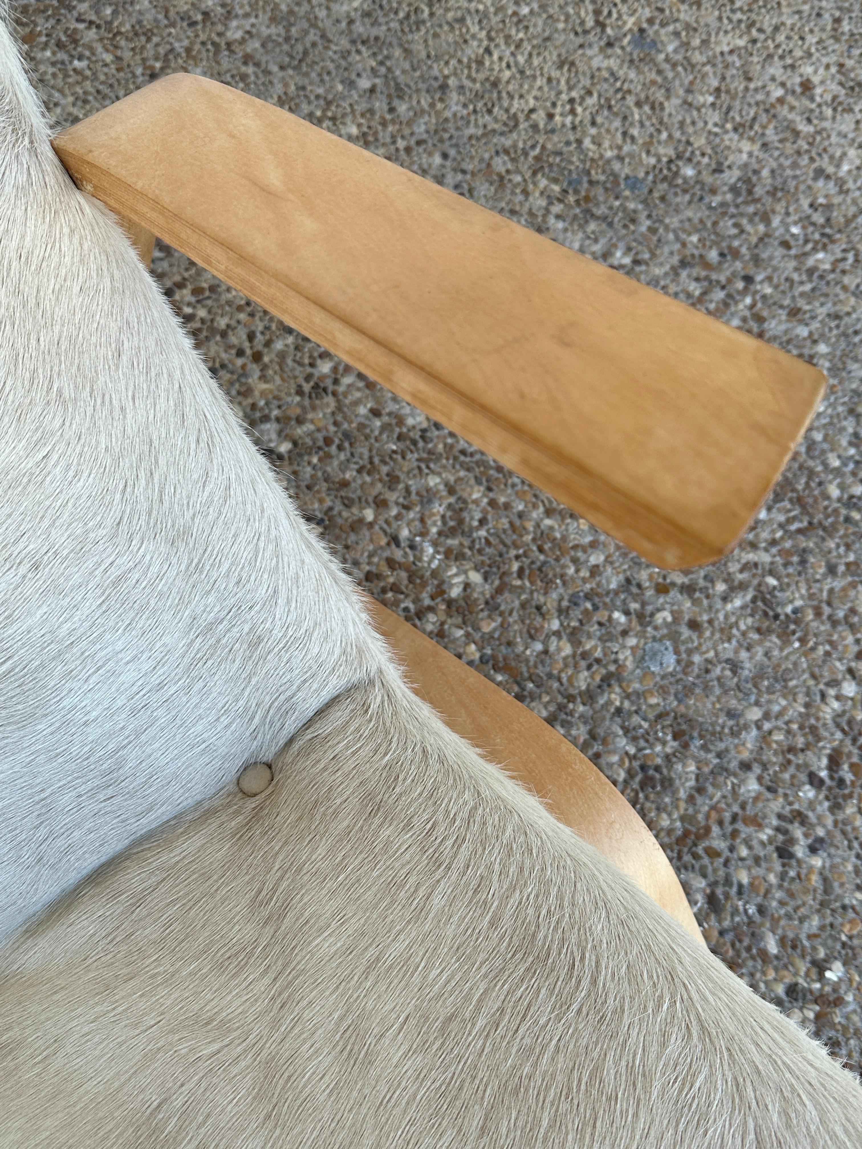 Ivory Cowhide Grasshopper Chair by Eero Saarinen, early 1940s Knoll Production In Good Condition In Greensboro, NC