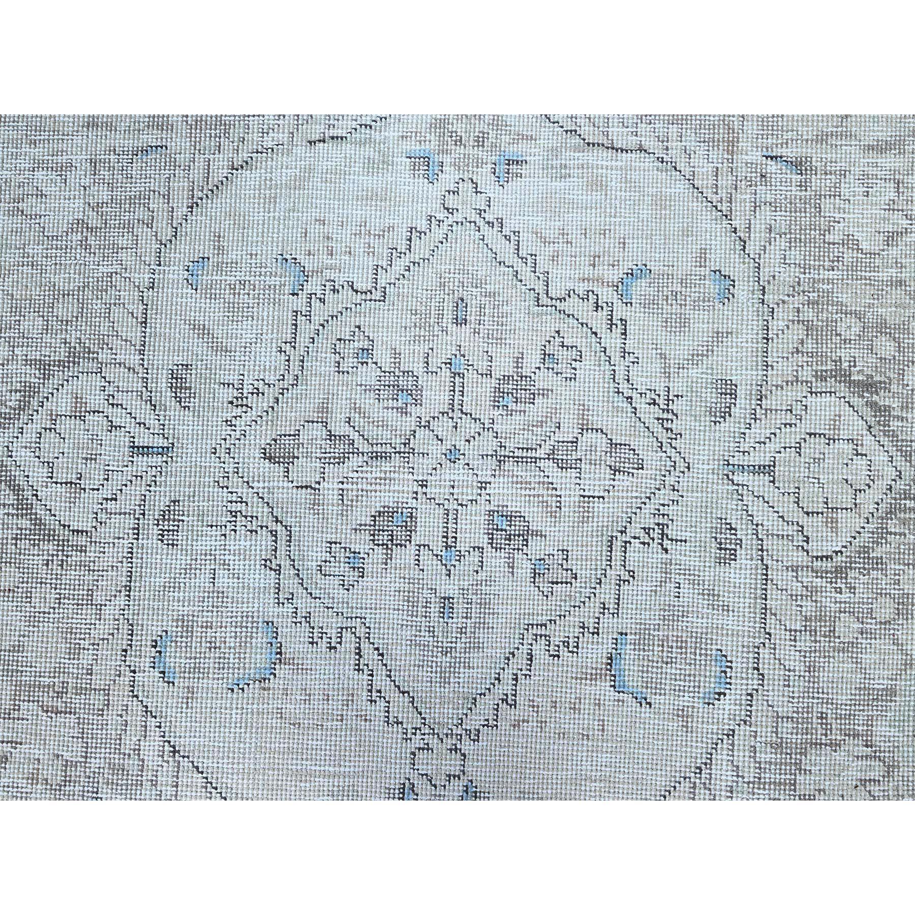 Ivory Evenly Worn Wool Vintage Persian White Wash Tabriz Hand Knotted Clean Rug For Sale 4