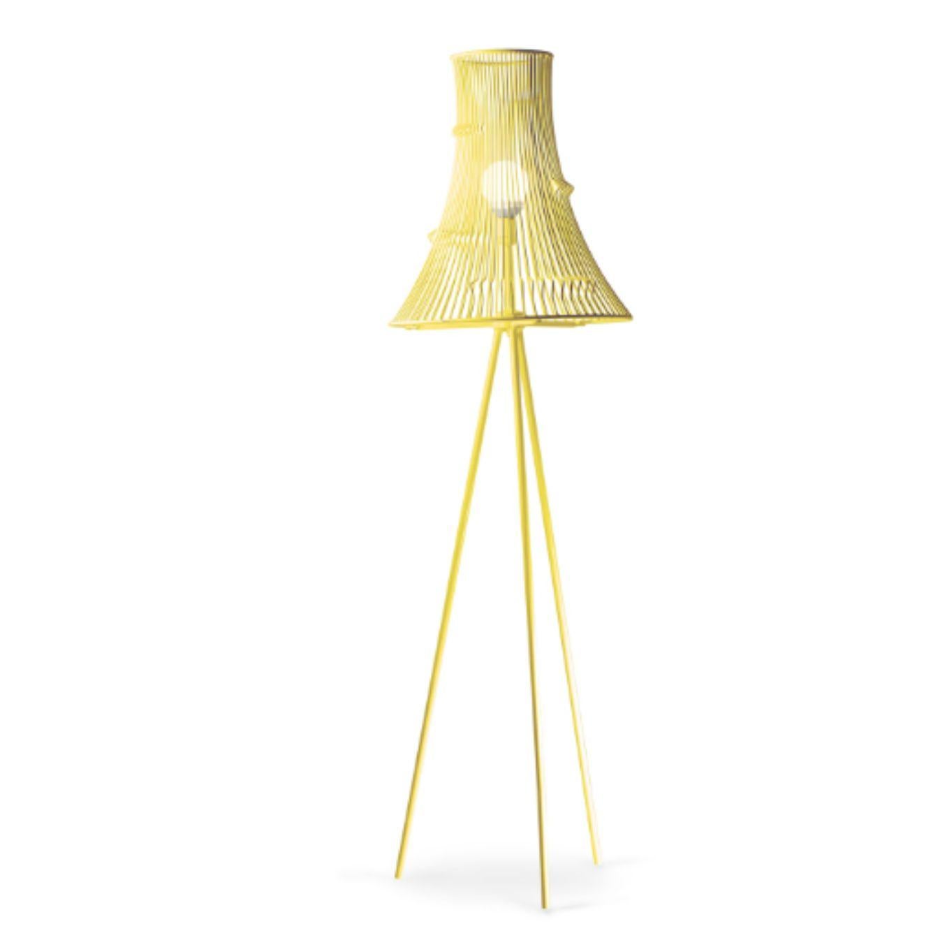 Ivory Extrude Floor Lamp by Dooq For Sale 3
