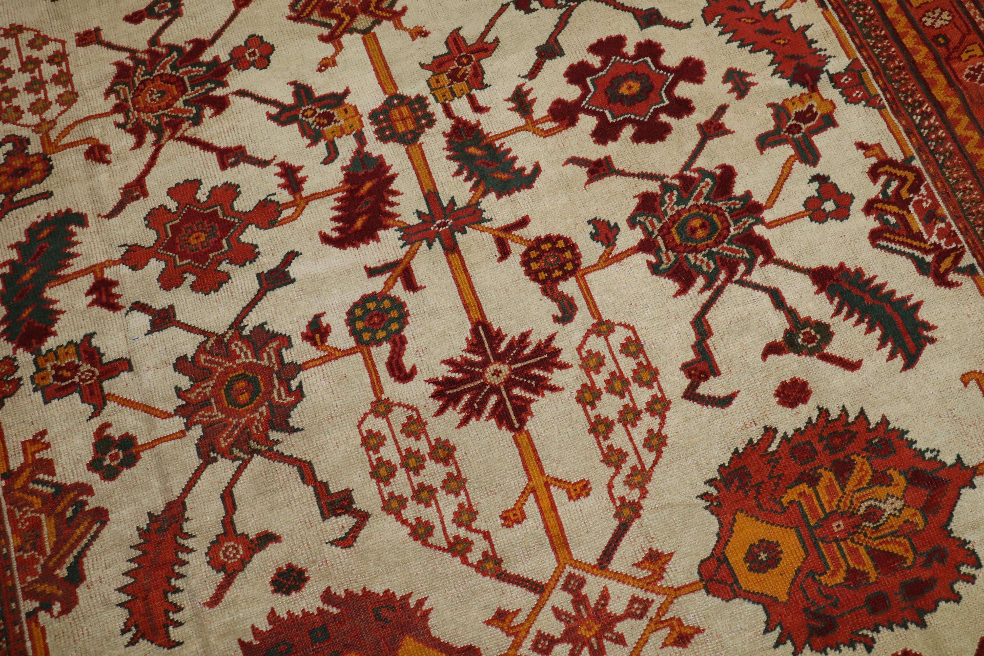 Ivory Field Antique Turkish Oushak Carpet, Late 19th Century For Sale 2