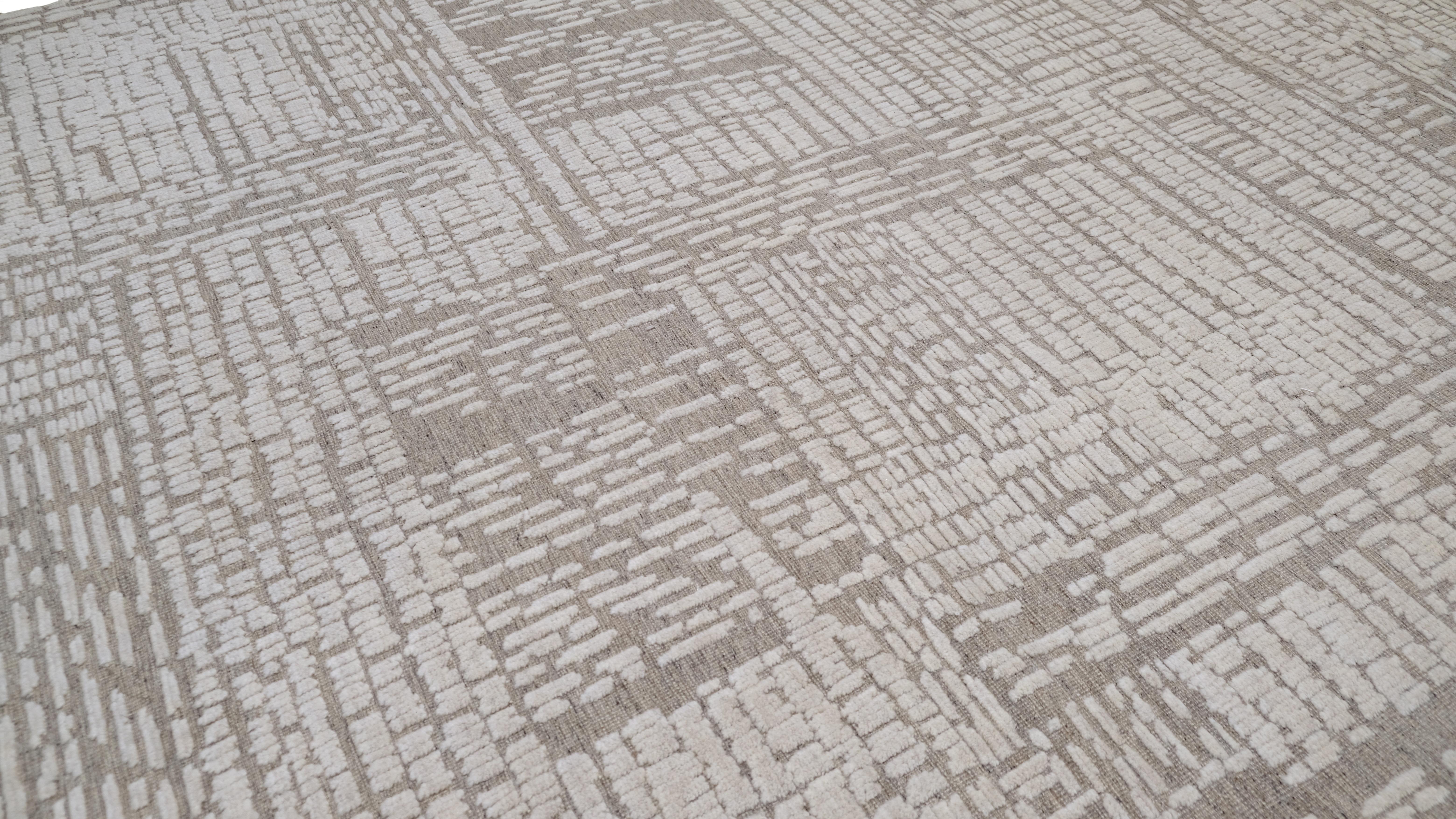 Elfenbeinfarbener geometrischer abstrakter Wollteppich 9'x12' mit moderner Ästhetik (Asiatisch) im Angebot