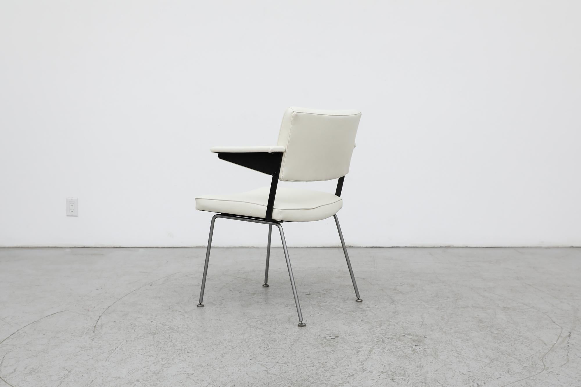 Ivory Gispen No.11 Armchair By A.R. Cordemeyer In Good Condition For Sale In Los Angeles, CA