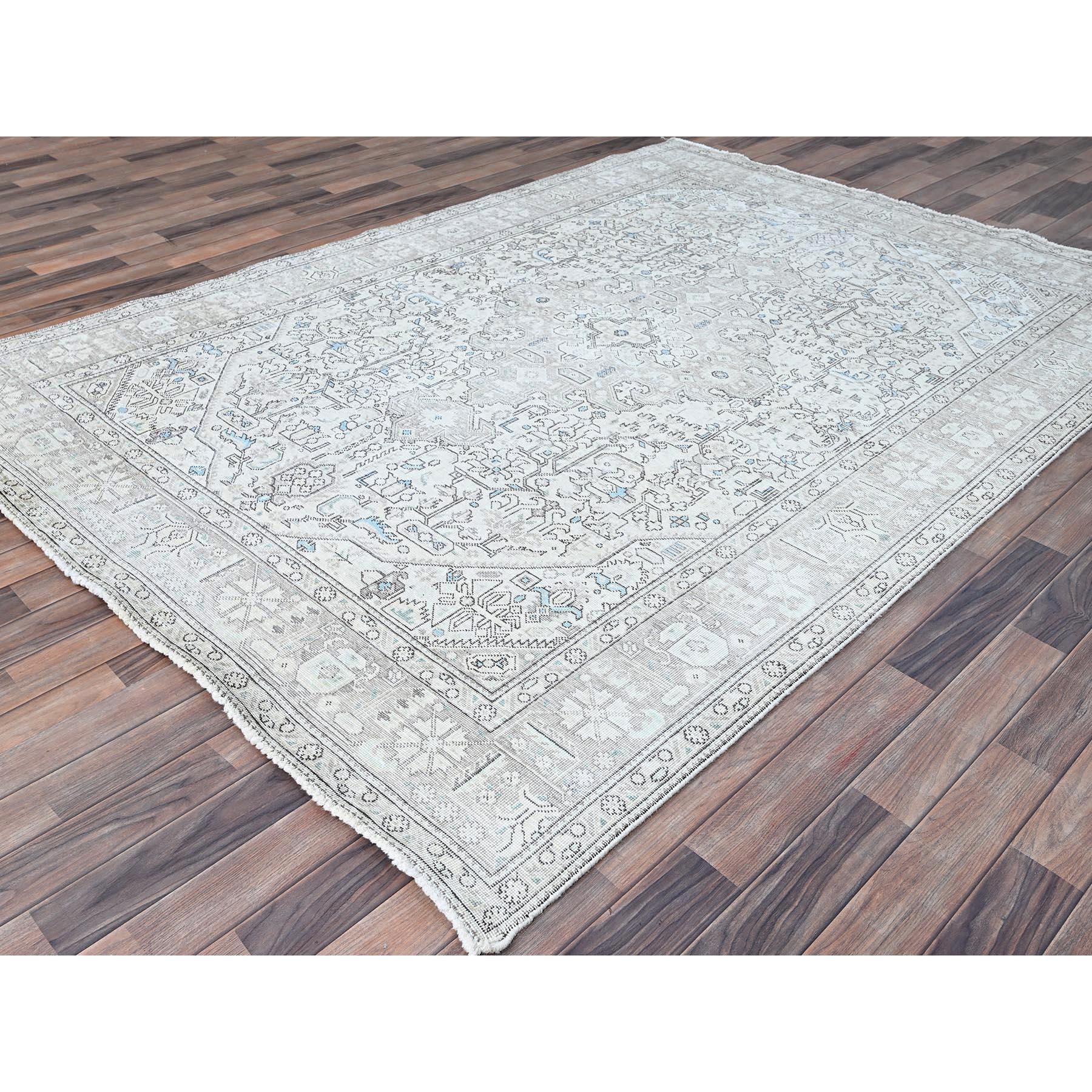 Ivory Good Cond Old Persian Tabriz Geometric Medallion Even Wear Clean Wool Rug In Good Condition For Sale In Carlstadt, NJ