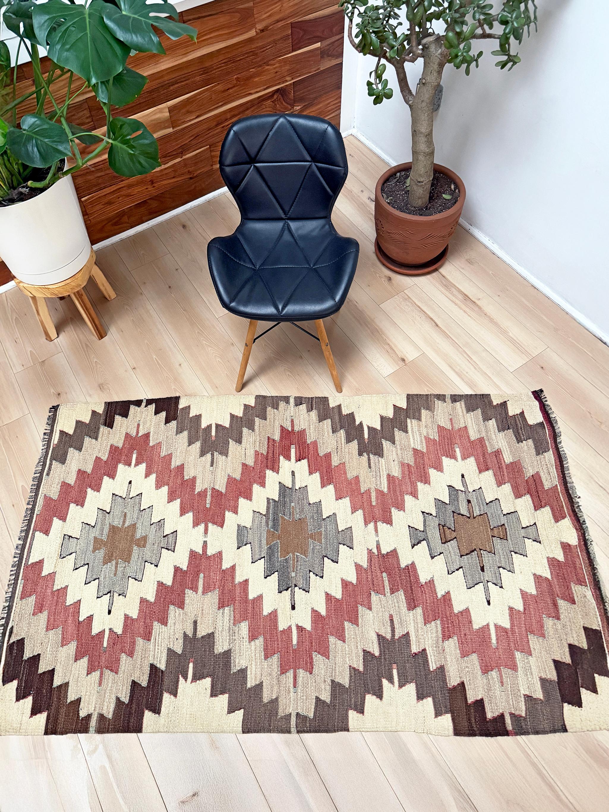 Tessuto a mano Kilim mut avorio e grigio - Tappeto tribale turco a tessitura piatta in stile Navajo (3'x6') in vendita