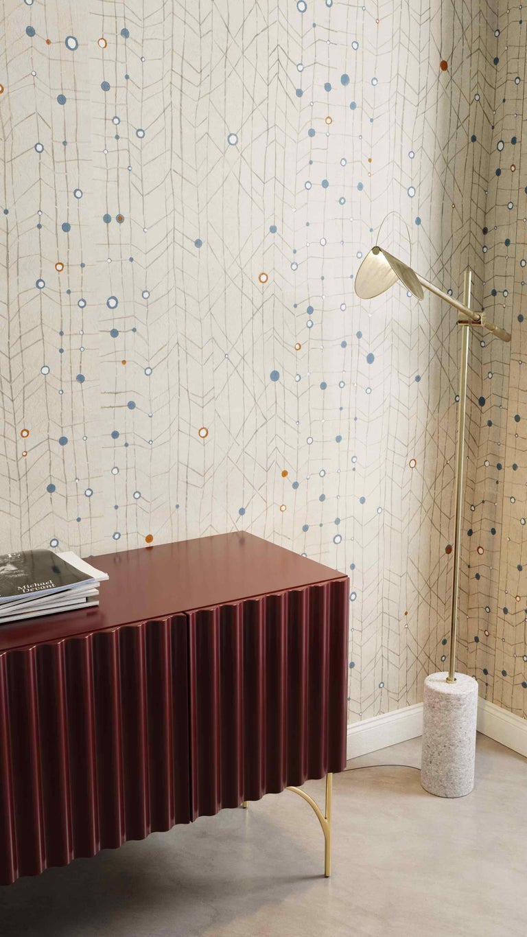 Inspired by Paul Klee, this texture recalls musical movements.
Wallpaper with an abstract geometric crisscross with bas relief features on a neutral highly tactile base. Each process has been hand painted, on paper support and applied