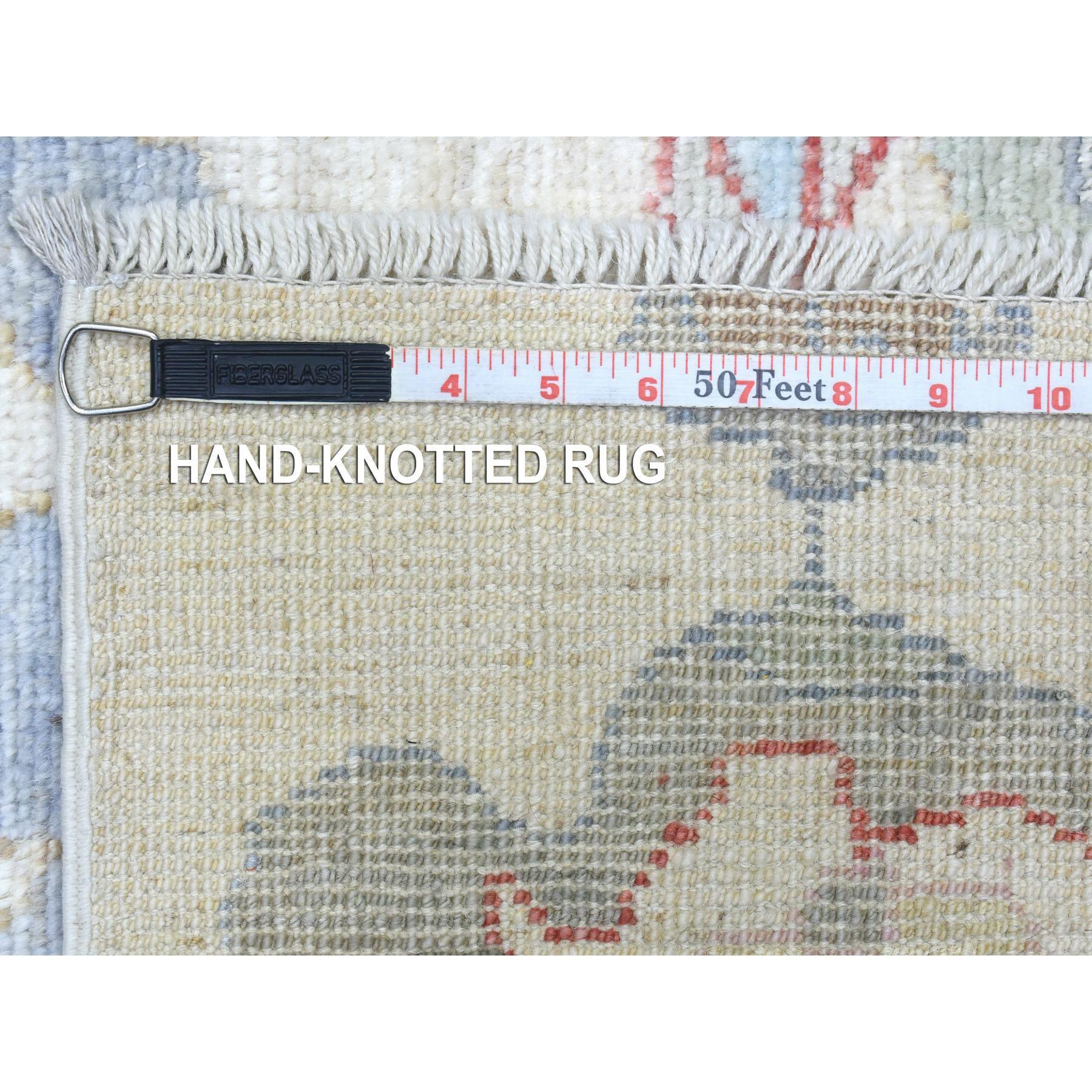 Tapis afghan Oushak ivoire noué à la main sans bordure en pure laine de 8'2