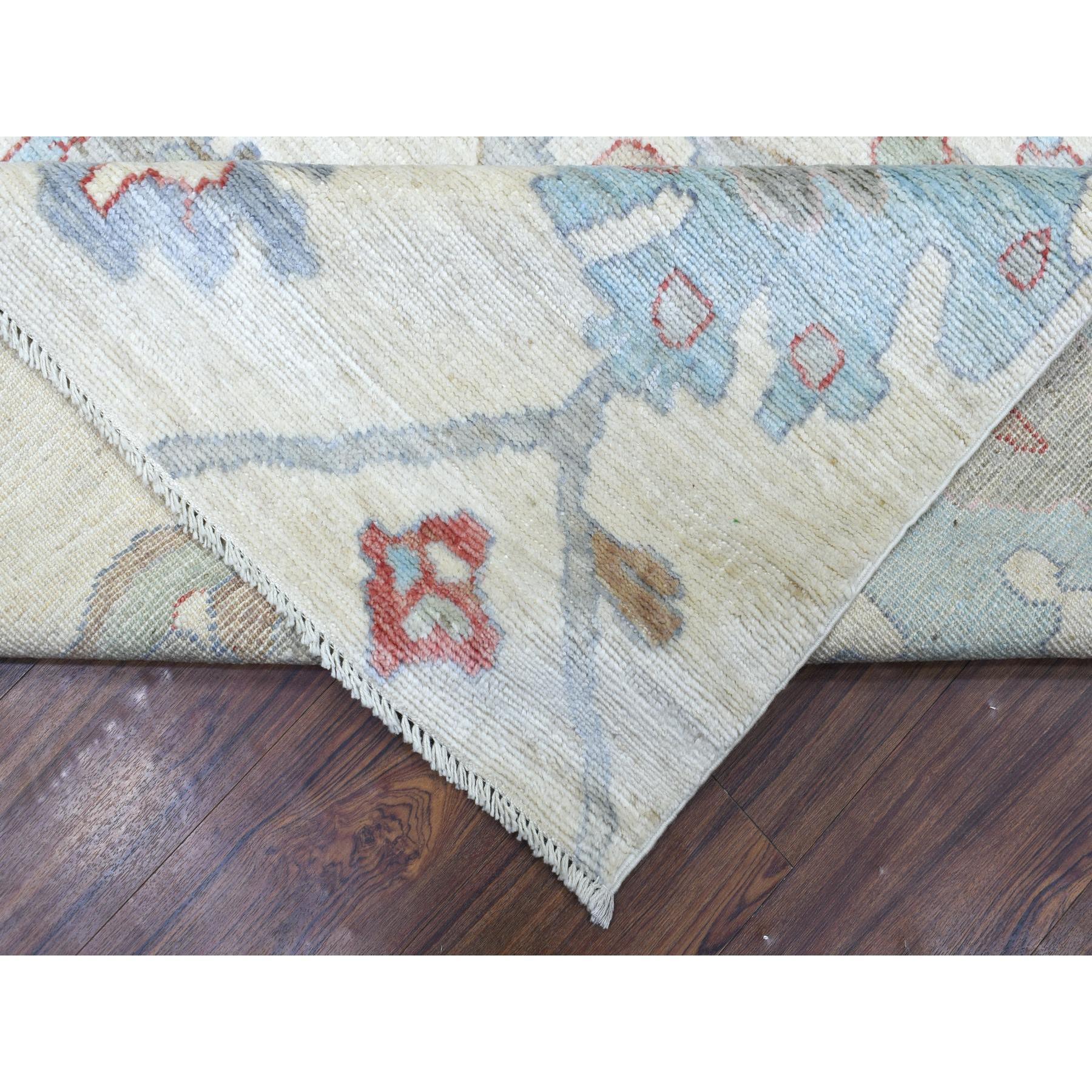 Laine Tapis afghan Oushak ivoire noué à la main sans bordure en pure laine de 8'2