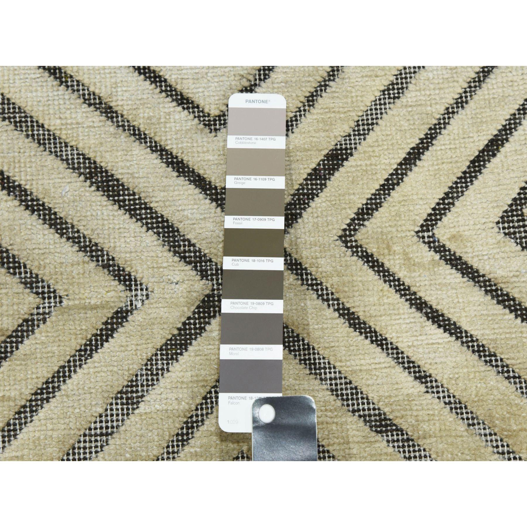 Ivory Hand Knotted Modern Roman Key Design Silk with Wool Rug 9'10