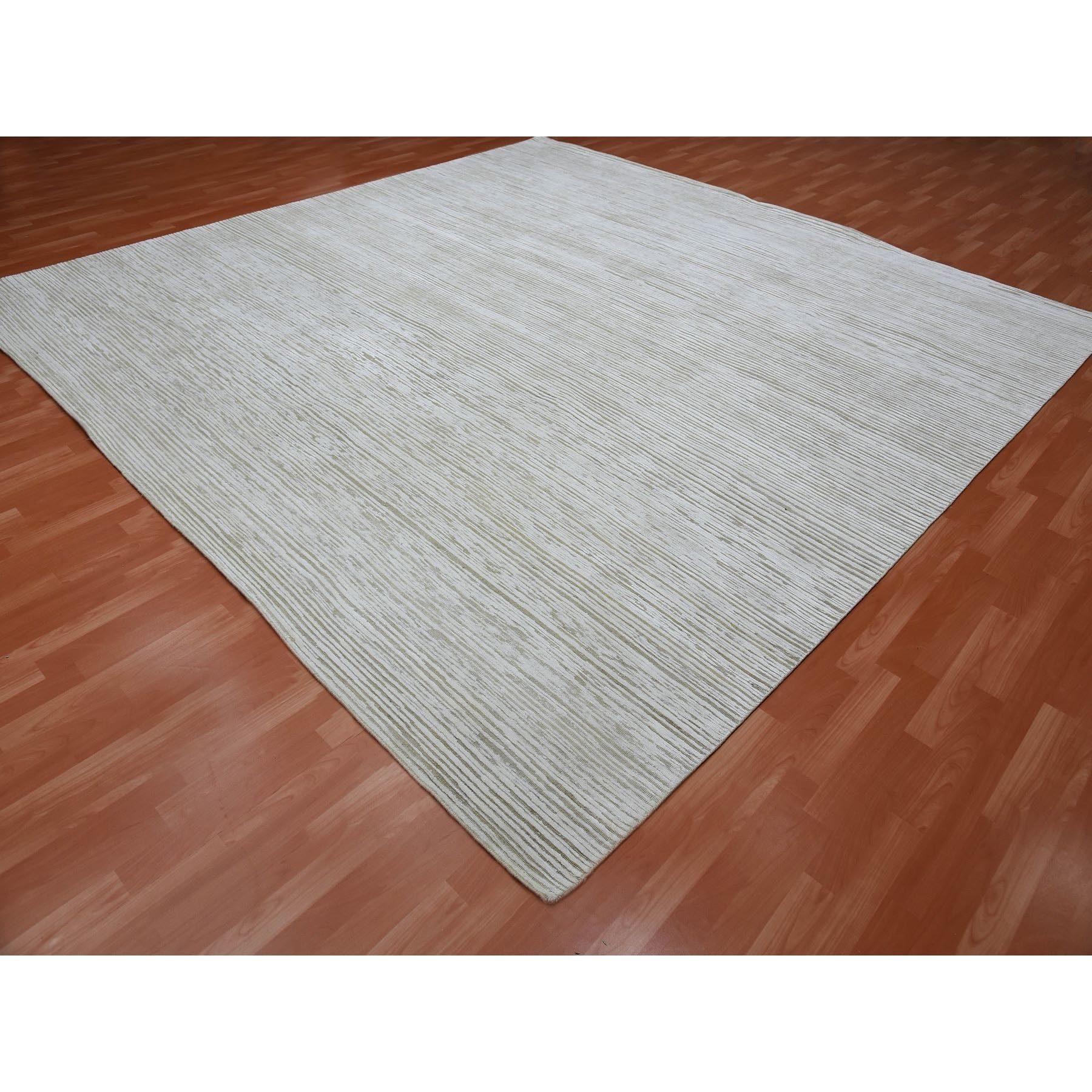 Elfenbeinfarbene handgeknüpfte Seide mit strukturierter Wolle Ton in Ton Striae Design Quadratischer Teppich (Moderne) im Angebot