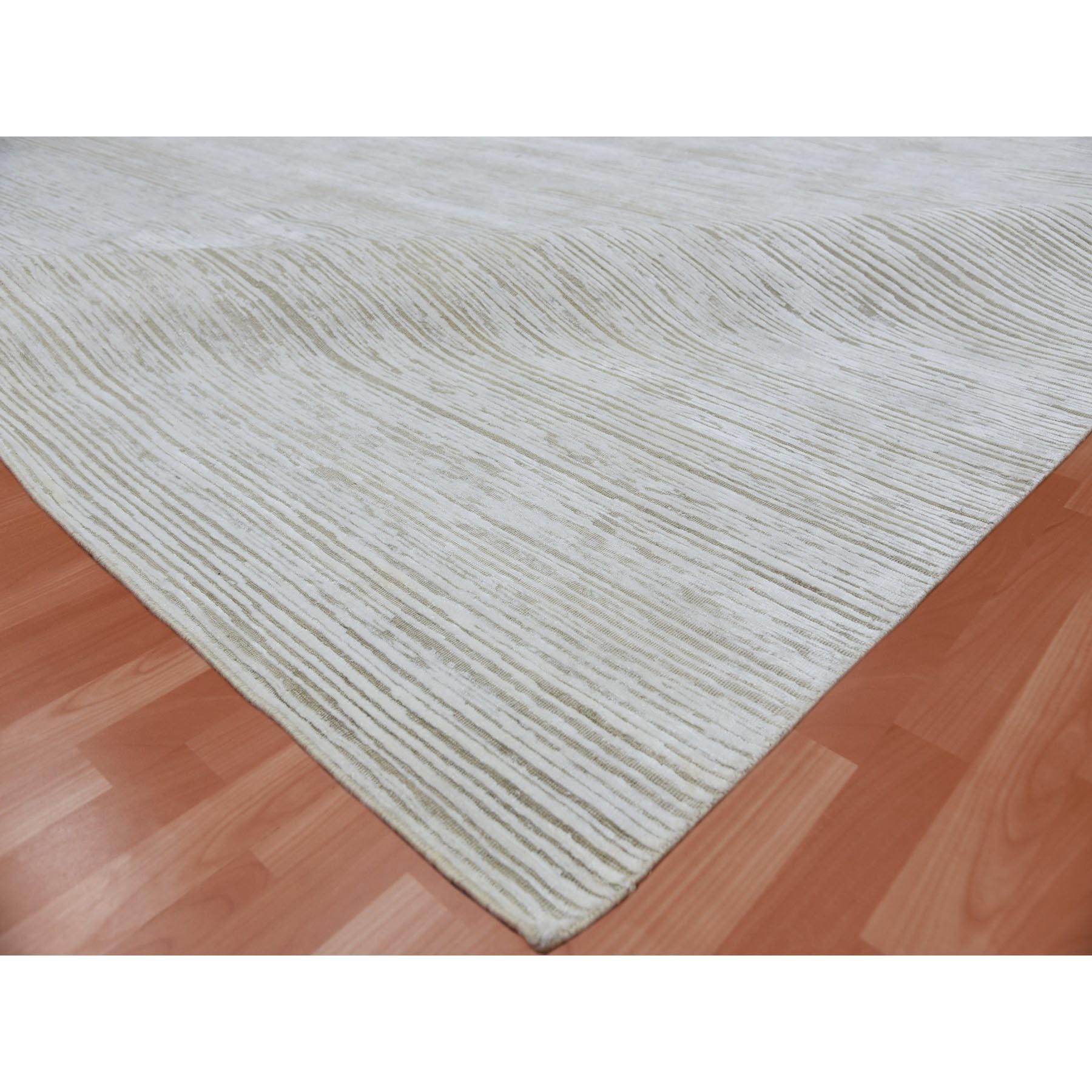 Elfenbeinfarbene handgeknüpfte Seide mit strukturierter Wolle Ton in Ton Striae Design Quadratischer Teppich im Zustand „Neu“ im Angebot in Carlstadt, NJ