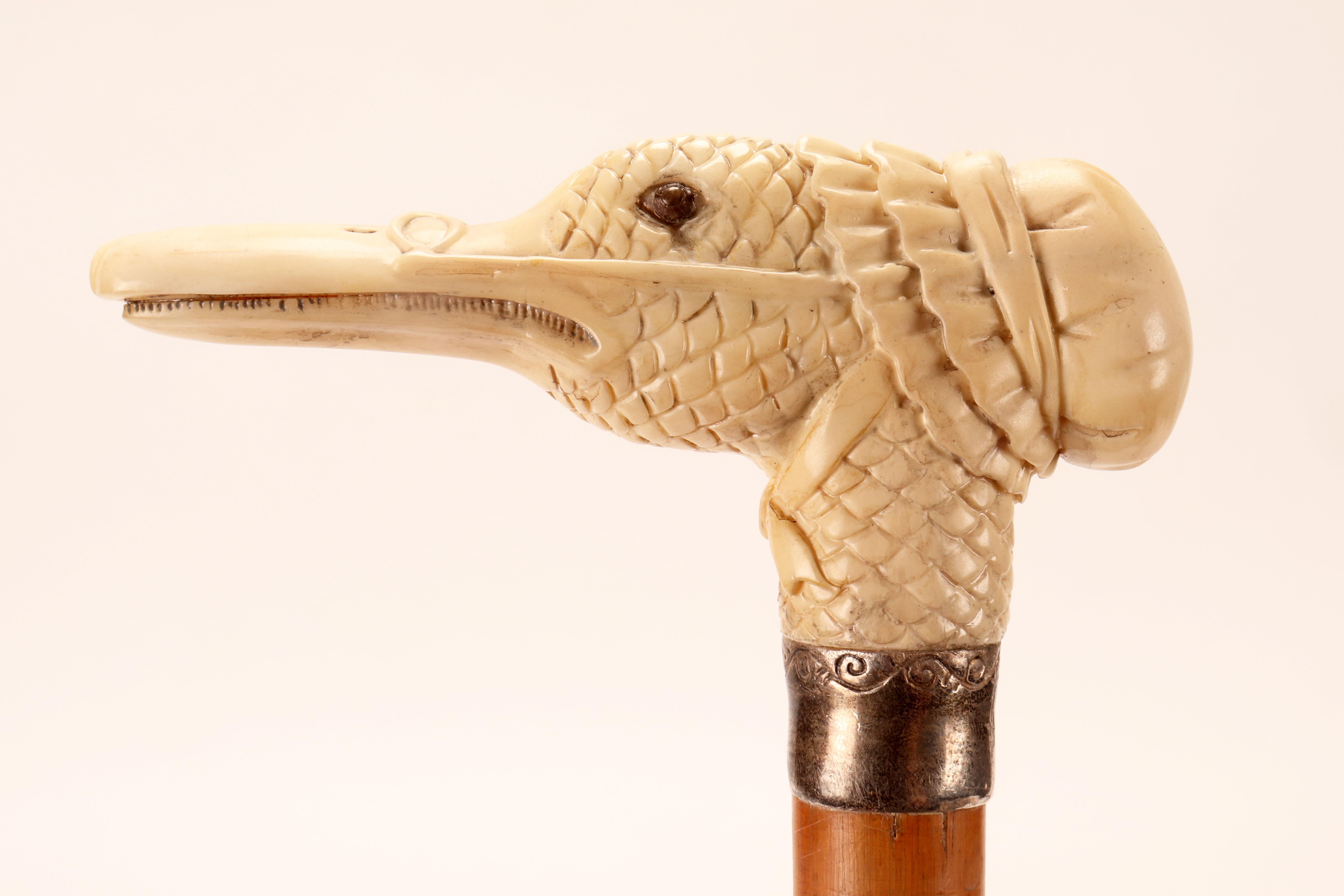 Ivory handle walking stick depicting a goose head, Austria1880.  In Good Condition For Sale In Milan, IT