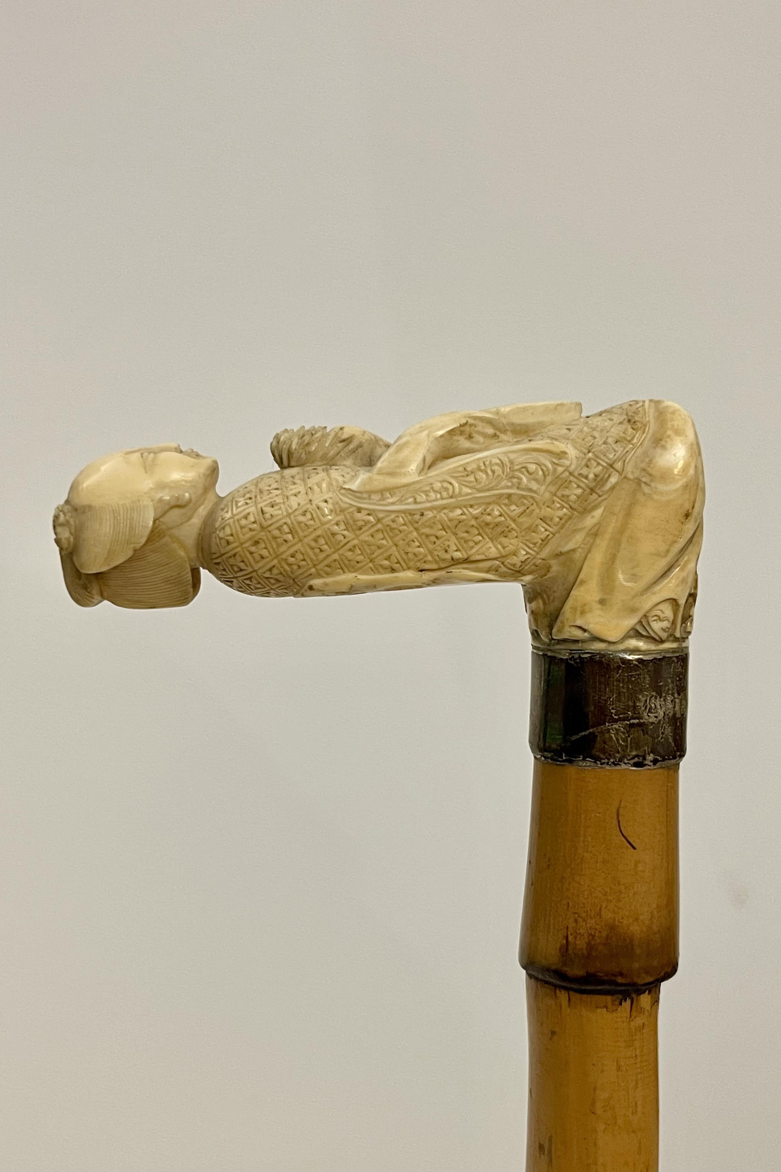 Bastone da passeggio con manico in avorio raffigurante una donna giapponese inginocchiata, Europa 1900. in vendita 4