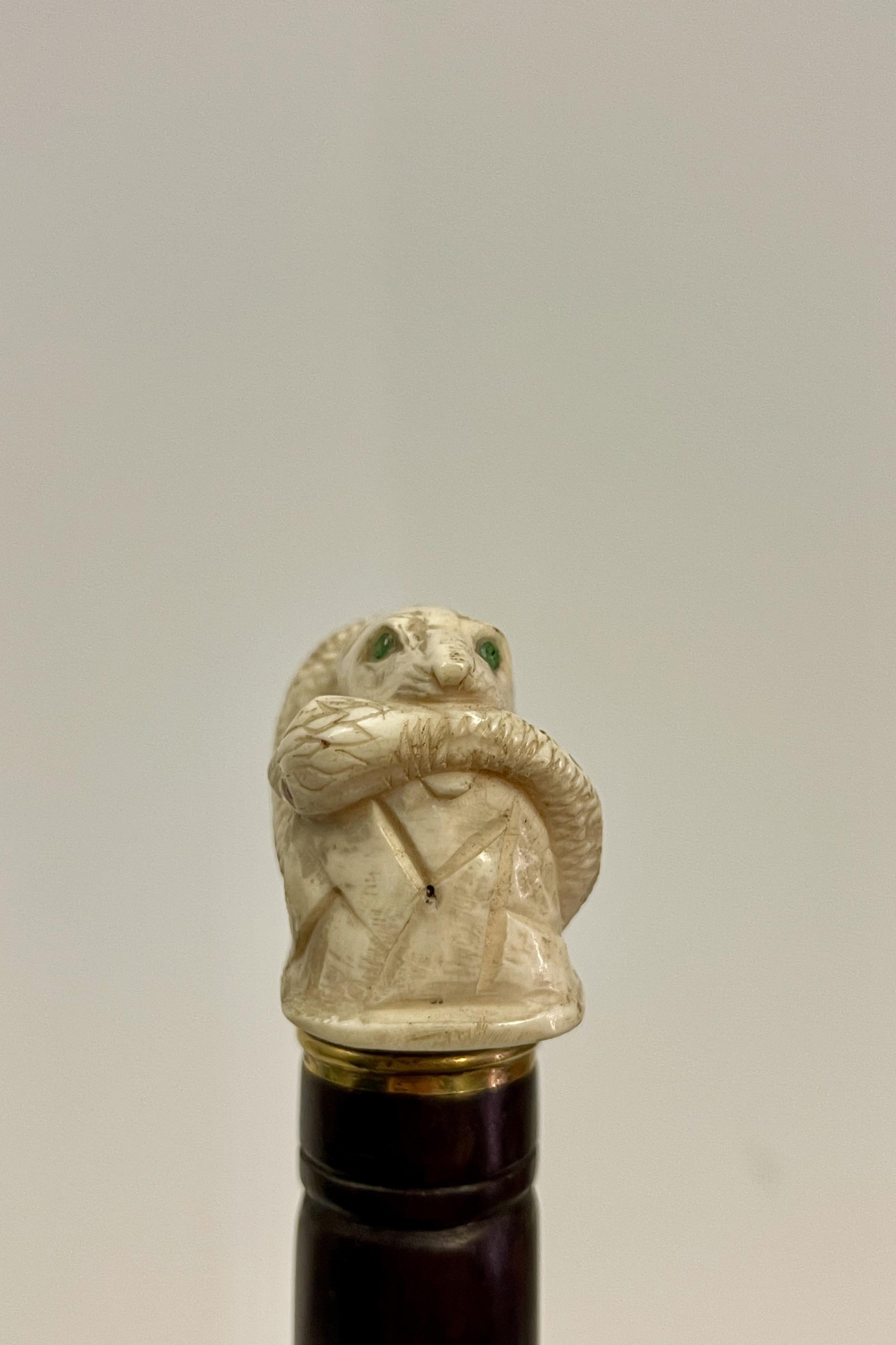 Bastone da passeggio con manico in avorio raffigurante un'oca con un serpente, Francia 1880. in vendita 7