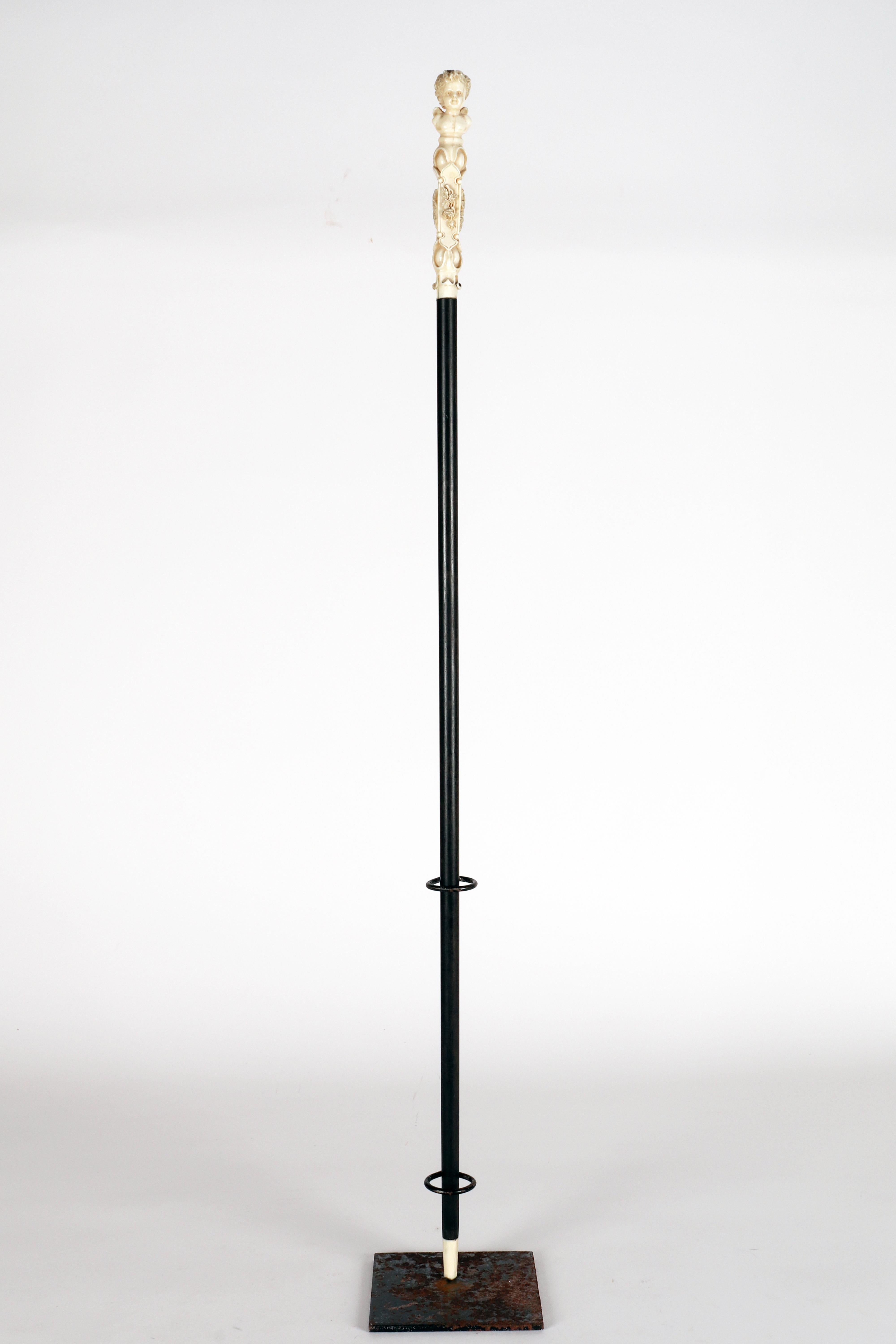 Bastone da passeggio con manico in avorio raffigurante un angelo, Dieppe, Francia 1850. in vendita 6
