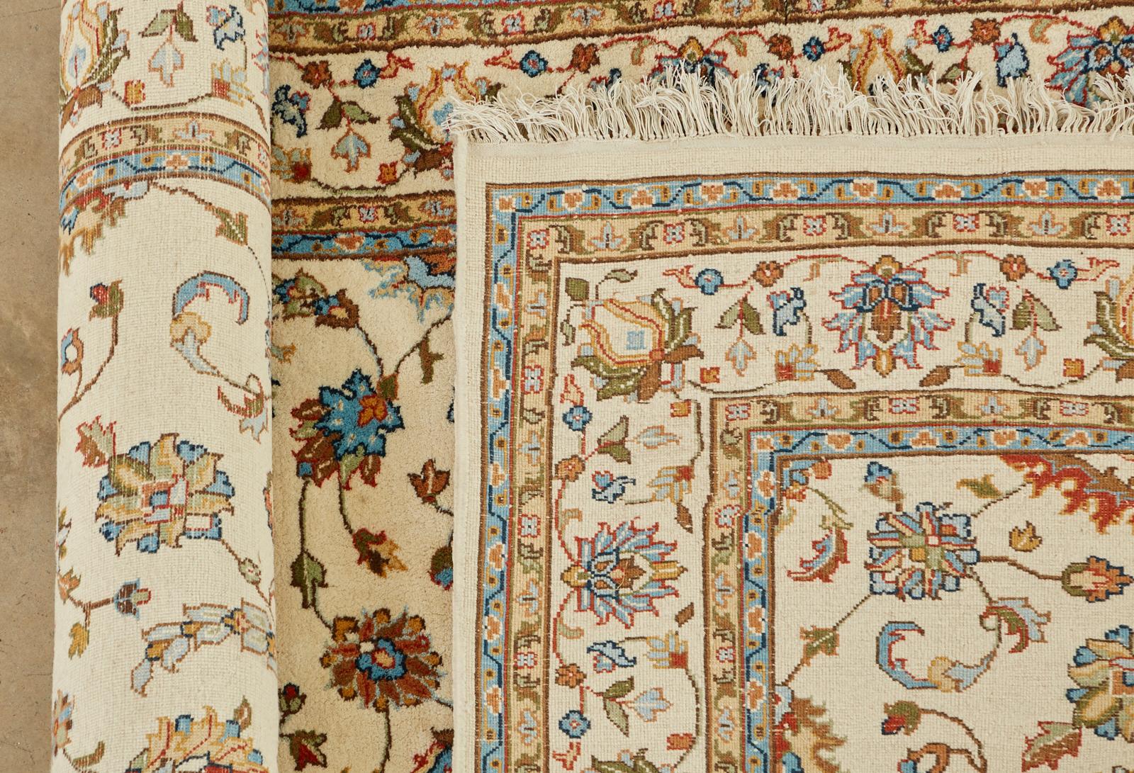 Elfenbeinfarbener Indo-Persischer Kashan Design-Teppich im Angebot 12