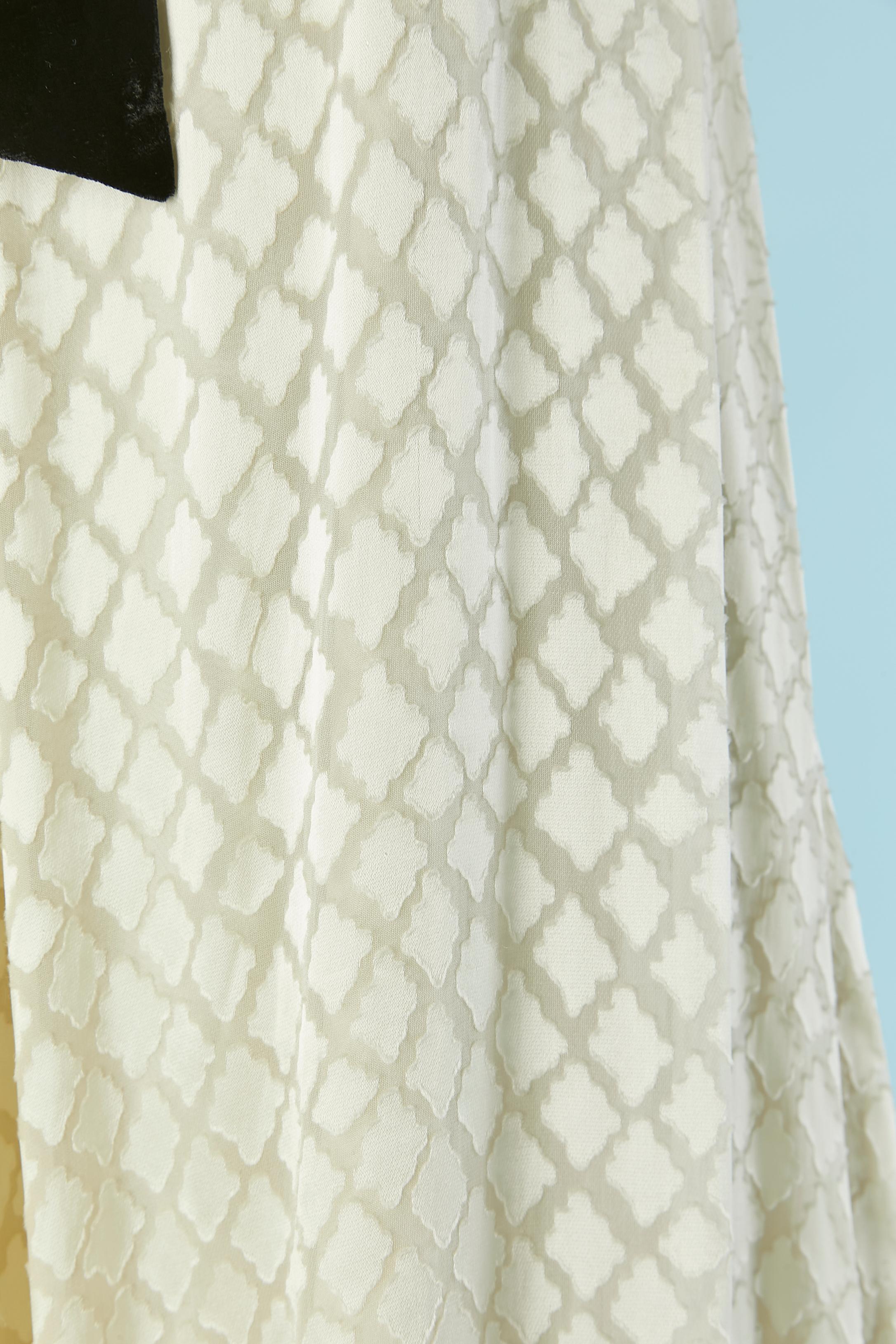 Bianco Abito senza maniche in jacquard avorio con fiocco in velluto nero Diane von Furstenberg NUOVO in vendita