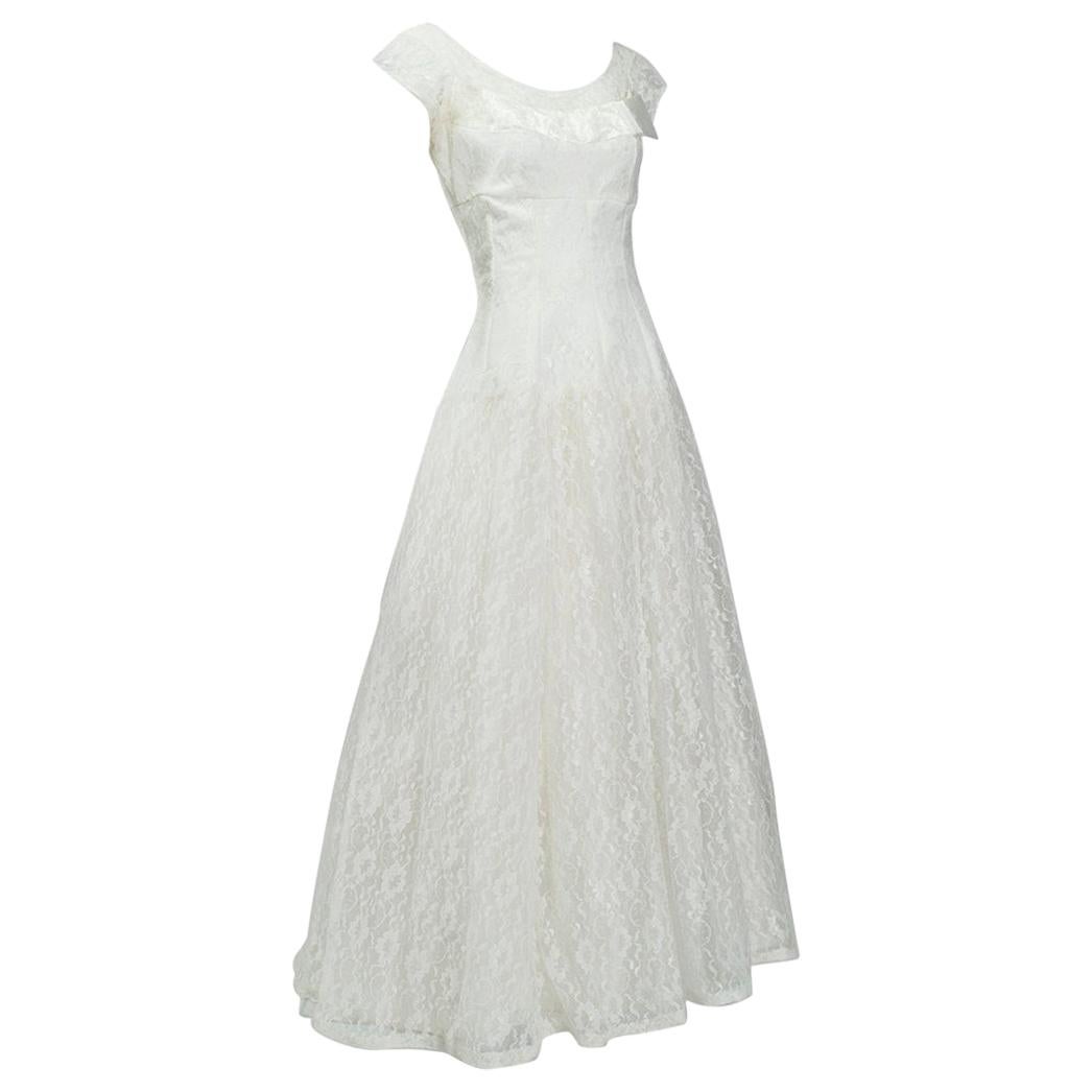 Ivory Lace Drop-Waist Wedding Gown with Bateau Neck - XS, 1950s For Sale
