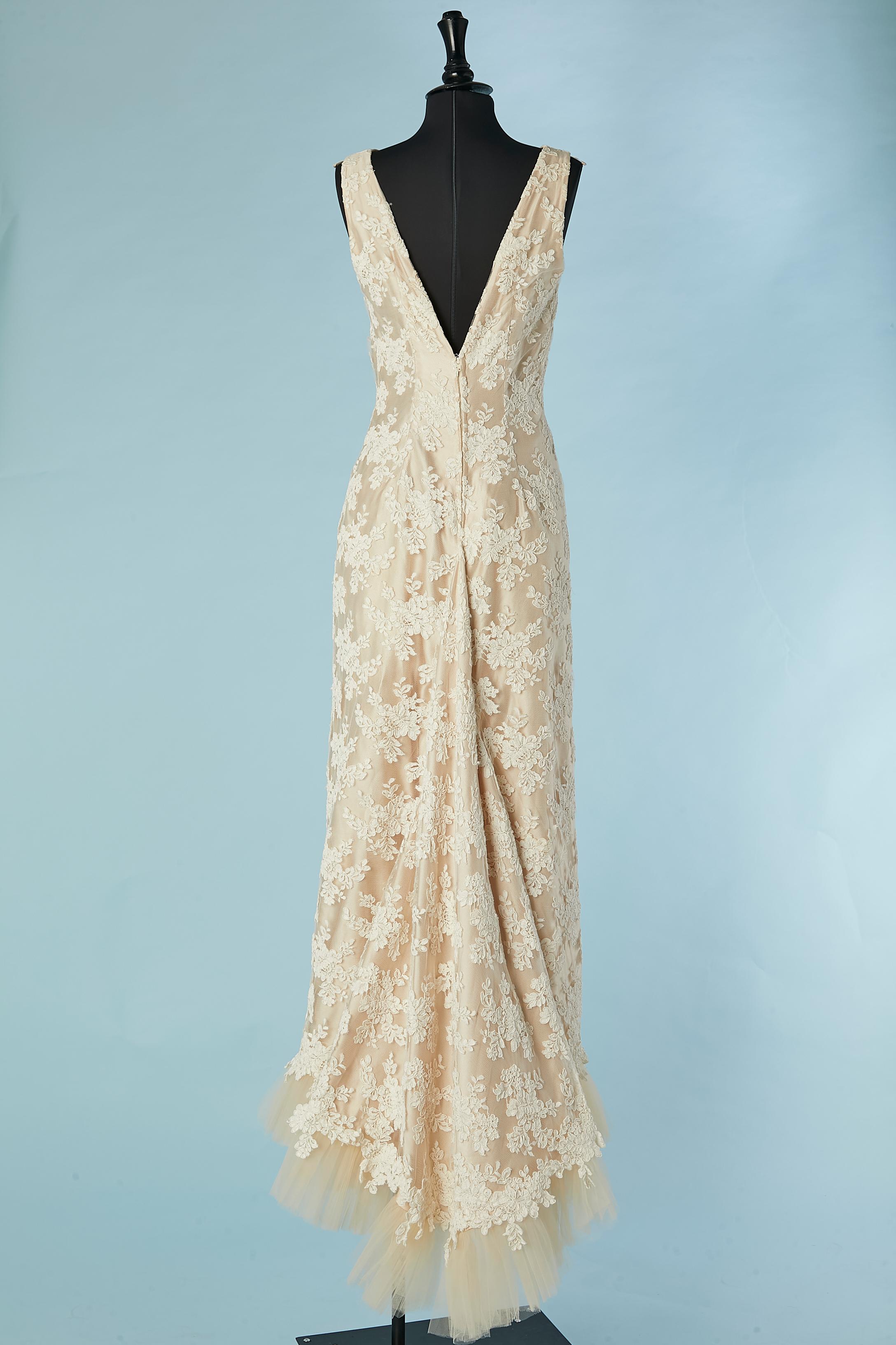 Ivory lace wedding dress with tulle ruffle bottom edge Circa 1960's  For Sale 2