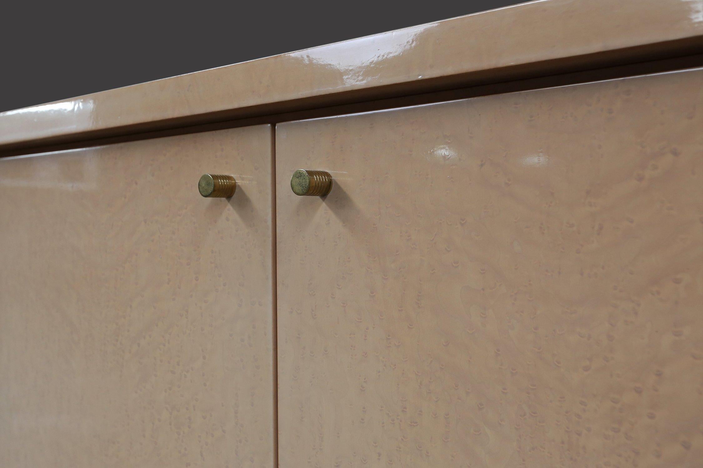 Ivory Lacquer Sideboard in burl wood by Jean Claude Dresse, 1970s For Sale 2