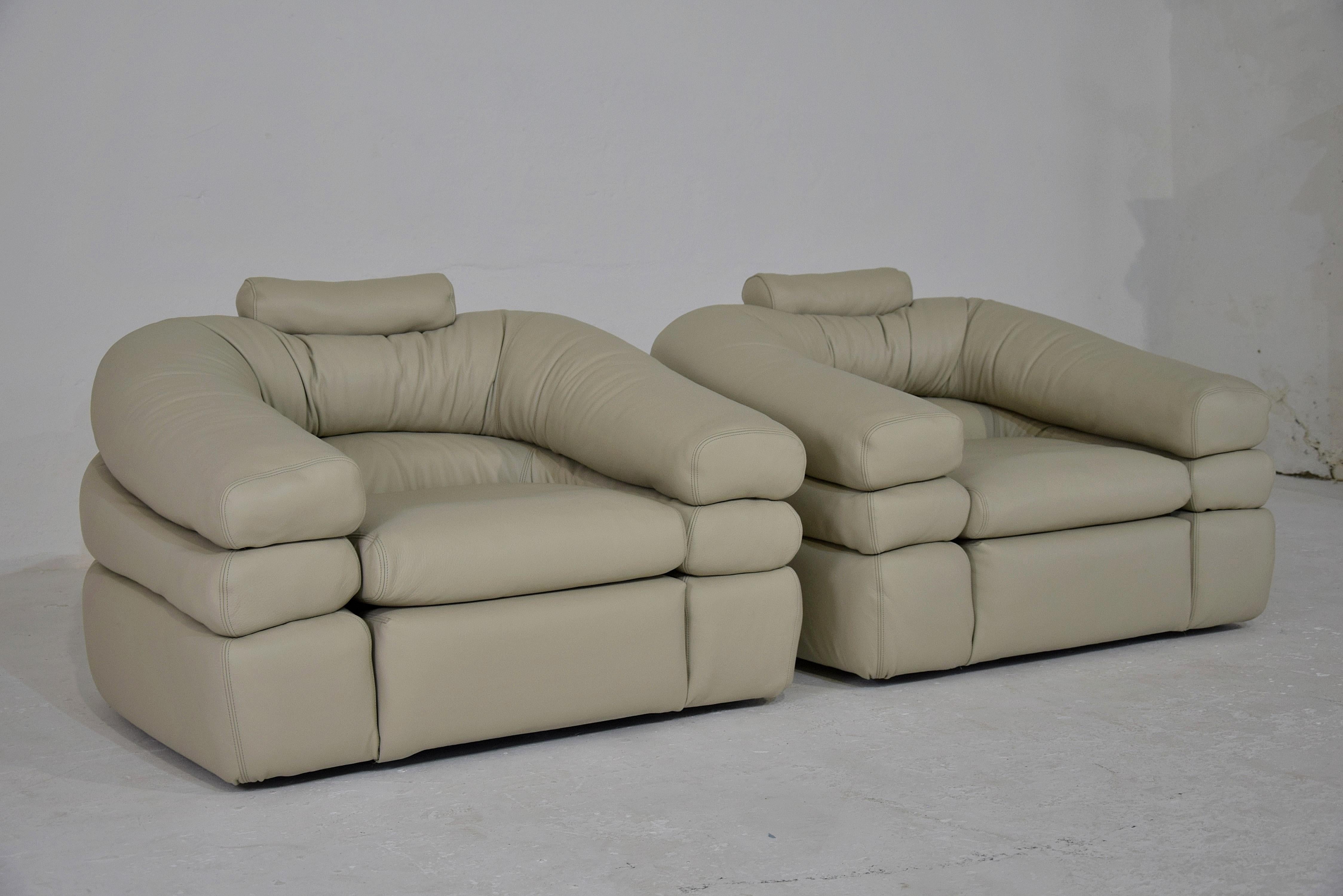 Italian Ivory Leather Mid-Century Modern Straccio Lounge Chairs by Zanotta, Italy