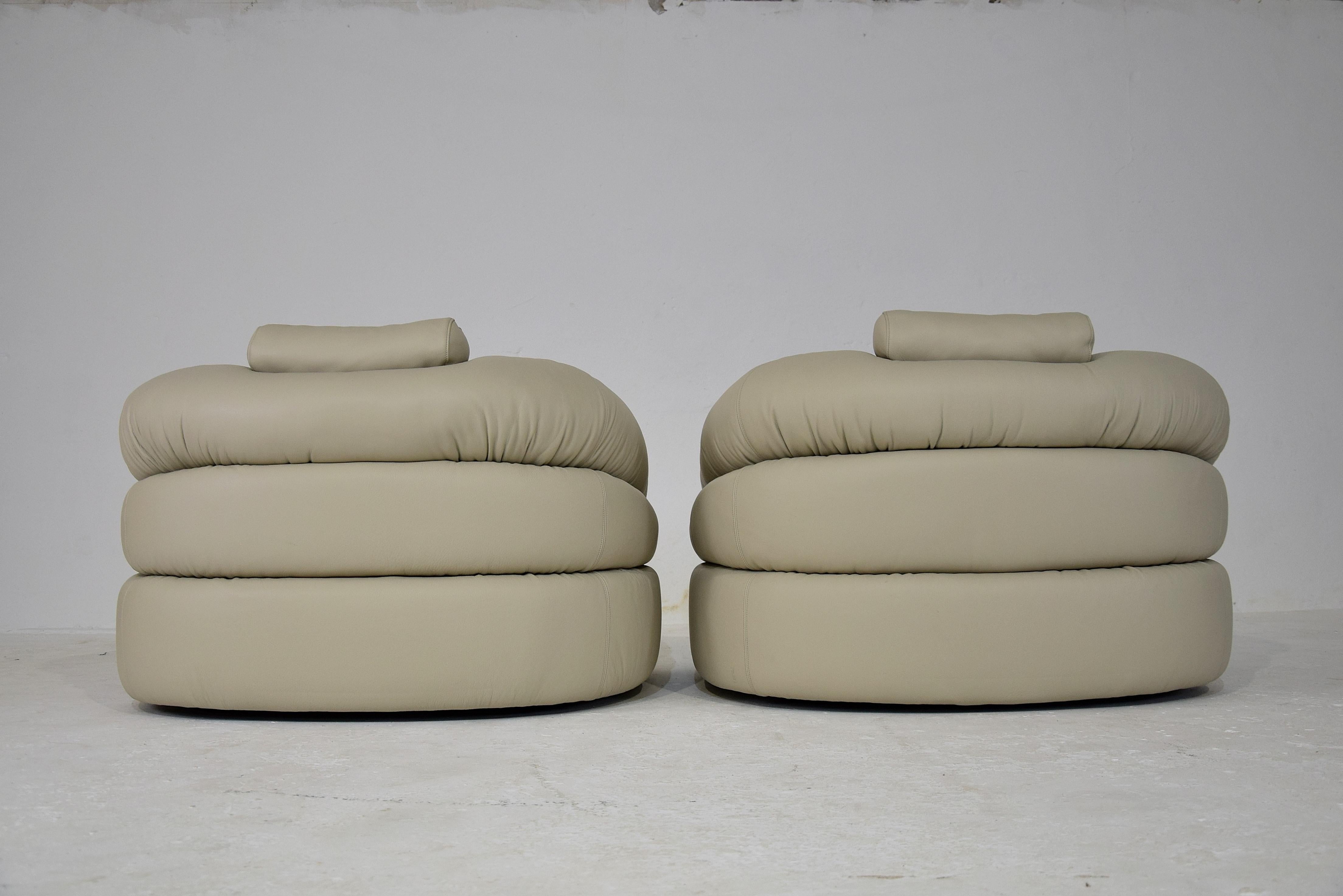 Ivory Leather Mid-Century Modern Straccio Lounge Chairs by Zanotta, Italy 1
